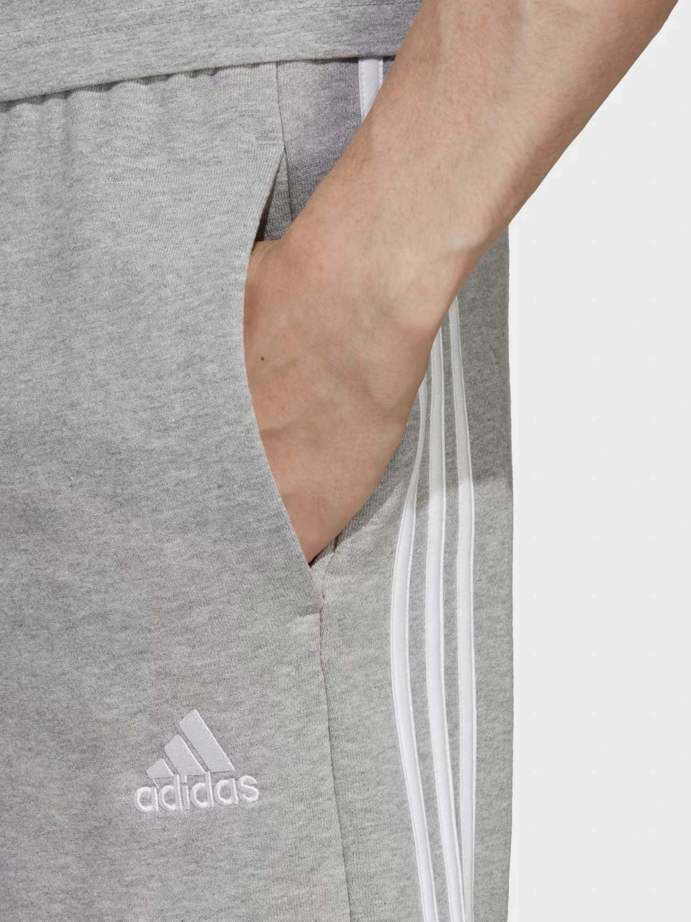 Шорты Adidas ESSENTIALS 3-STRIPES модель IC9437 Шорты Adidas ESSENTIALS 3-STRIPES модель IC9437 Фото