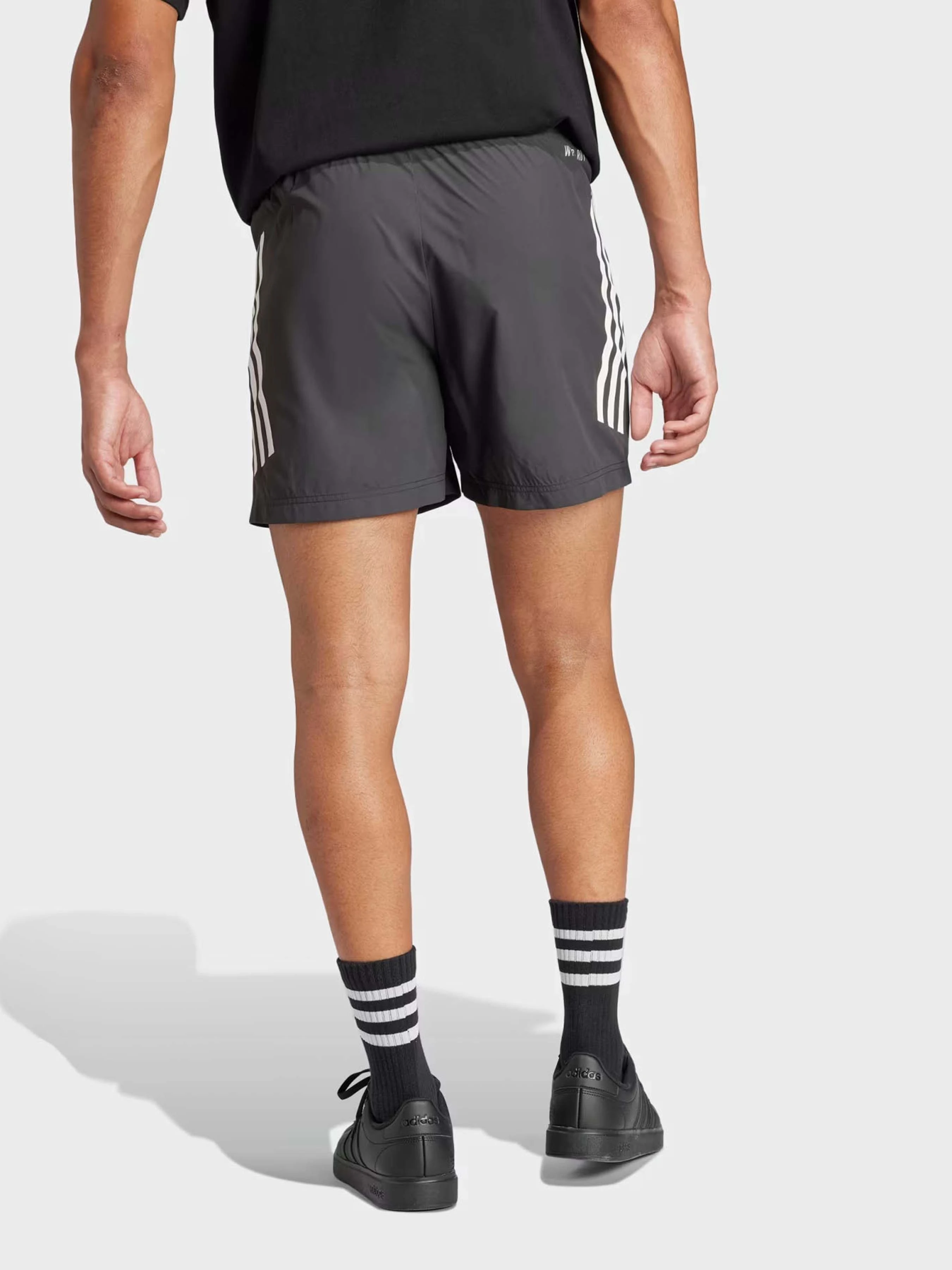 Чоловічі Спортивні шорти adidas FUTURE ICONS 3-STRIPES WOVEN S фото 3