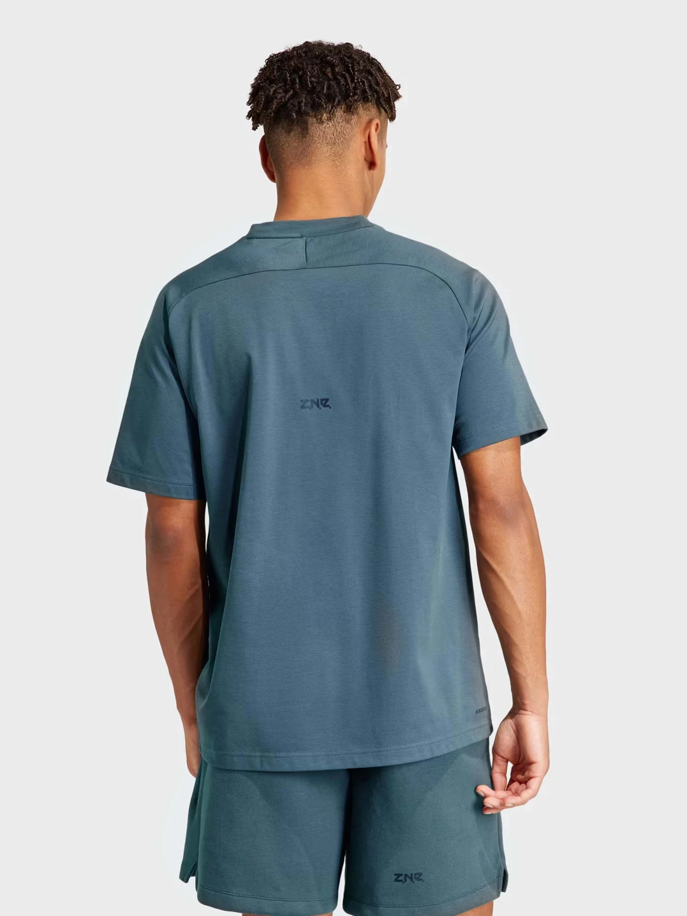 Футболки и поло Adidas Z.N.E. SPORTSWEAR модель IS8358 Футболки и поло Adidas Z.N.E. SPORTSWEAR модель IS8358 Фото