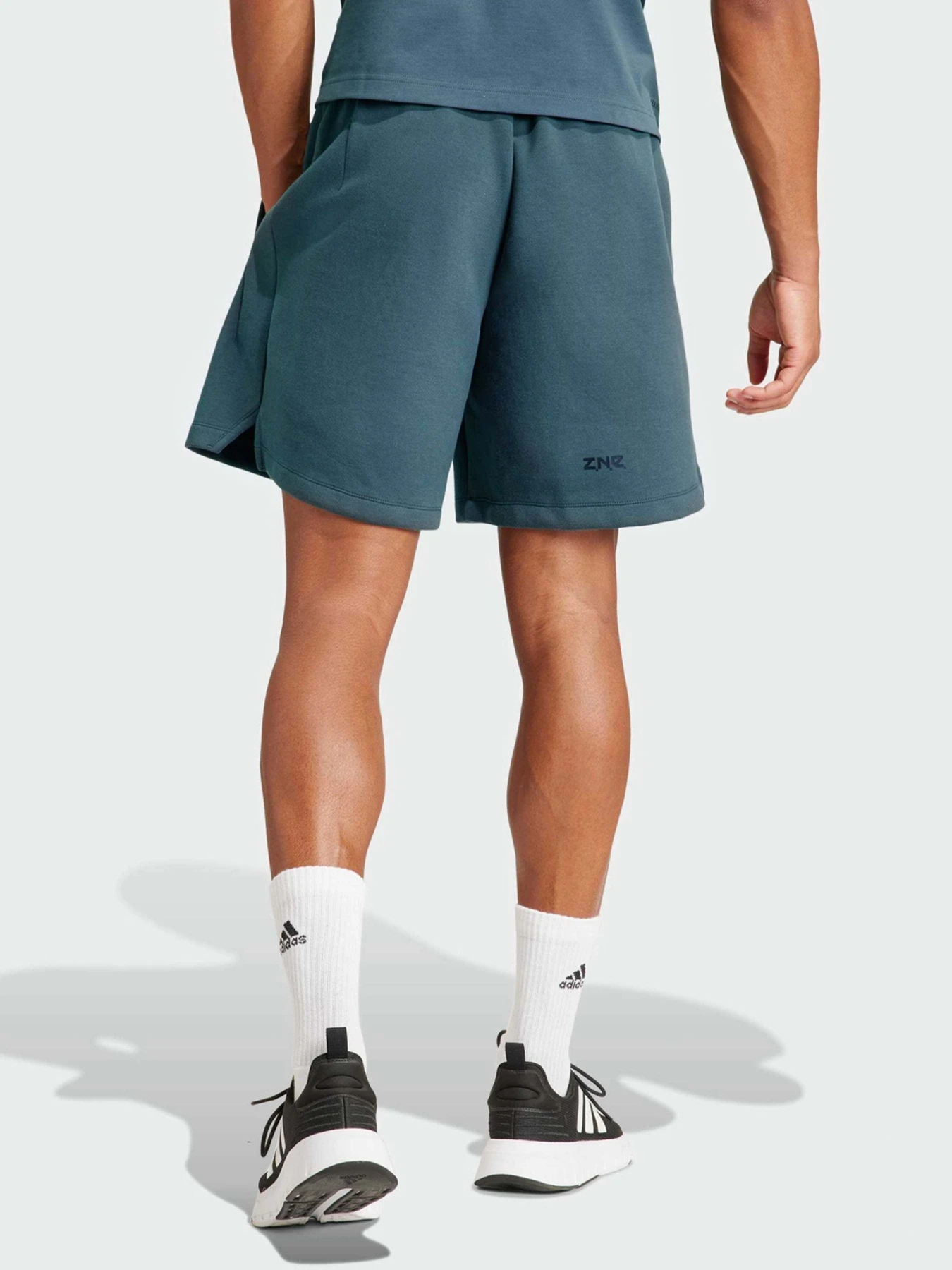 Шорты Adidas Z.N.E. PREMIUM SPORTSWEAR модель IS8359 Шорты Adidas Z.N.E. PREMIUM SPORTSWEAR модель IS8359 Фото