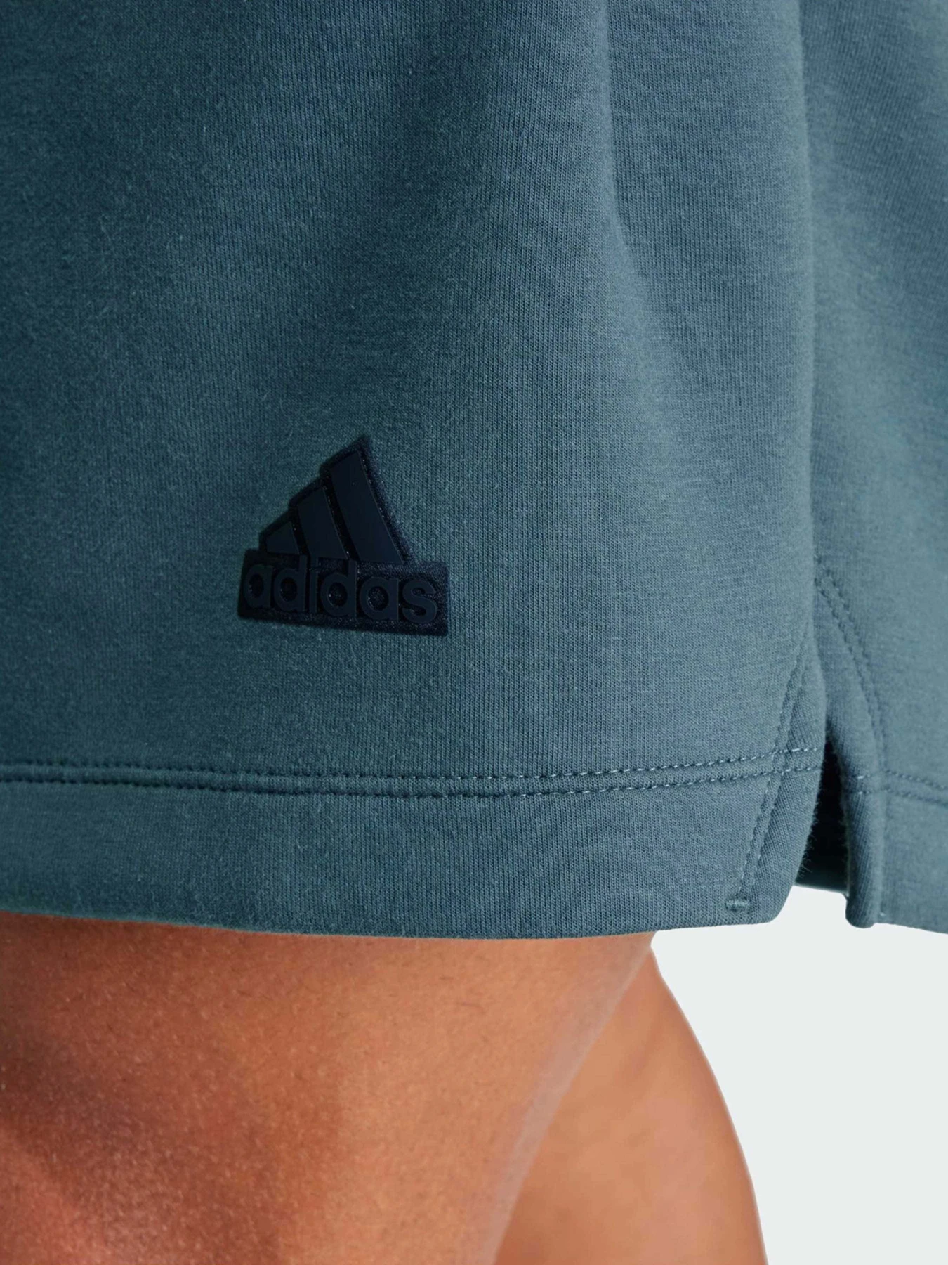 Шорты Adidas Z.N.E. PREMIUM SPORTSWEAR модель IS8359 Шорты Adidas Z.N.E. PREMIUM SPORTSWEAR модель IS8359 Фото