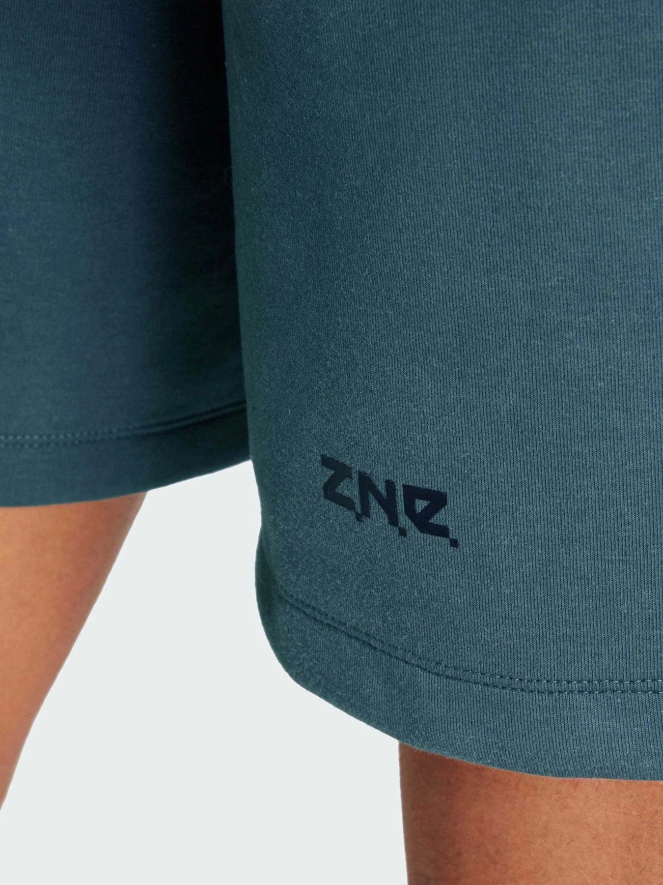 Шорты Adidas Z.N.E. PREMIUM SPORTSWEAR модель IS8359 Шорты Adidas Z.N.E. PREMIUM SPORTSWEAR модель IS8359 Фото