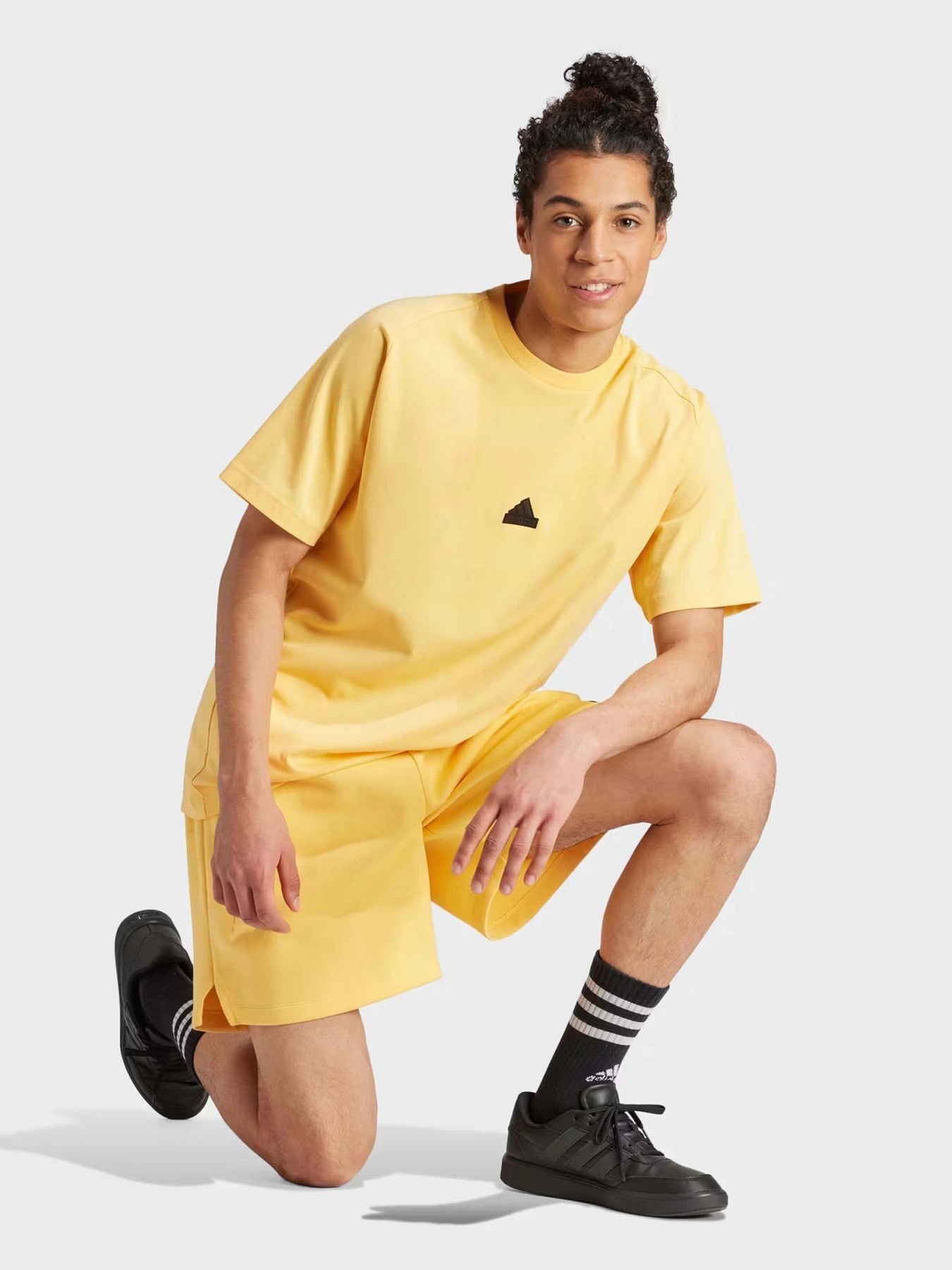 Футболки и поло Adidas Z.N.E. модель IR5238 Футболки и поло Adidas Z.N.E. модель IR5238 Фото