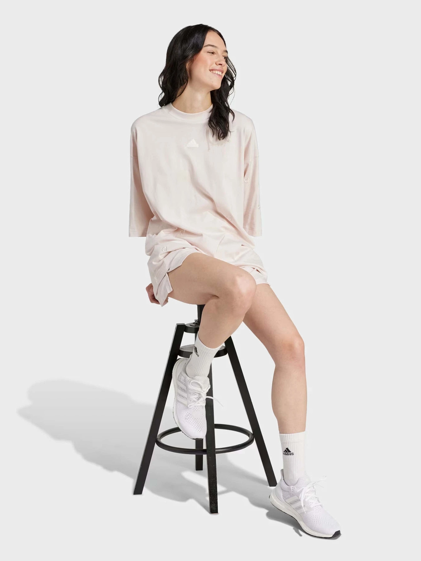 Футболки и поло Adidas EMBROIDERED LOOSE модель IW8749 Фото