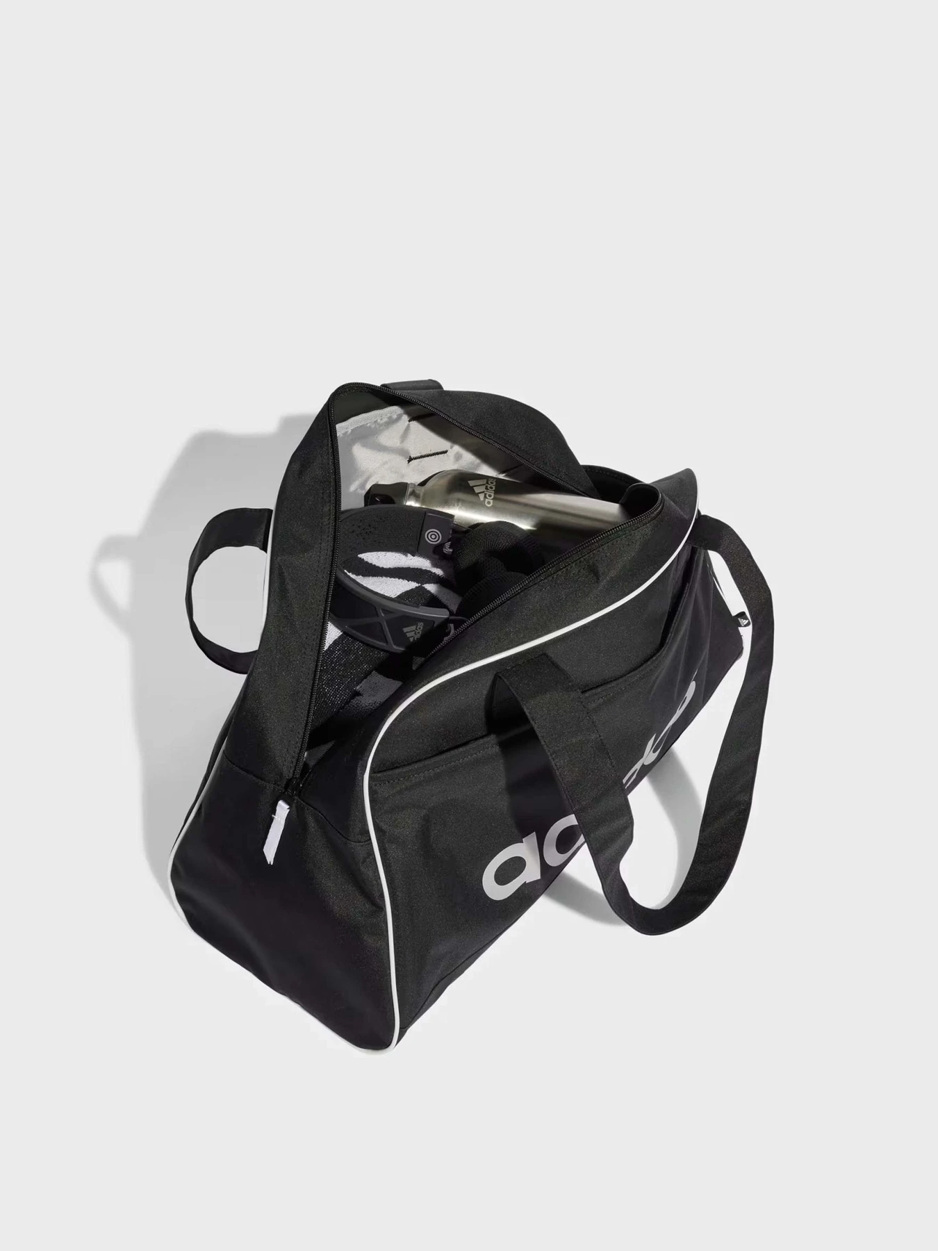 Сумки Adidas LINEAR ESSENTIALS BOWLING модель IP9785 Фото