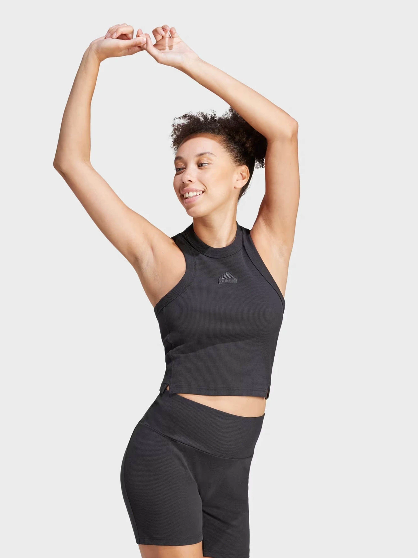 Футболки и поло Adidas LOUNGE RIBBED CROP TANK модель IR8785 Футболки и поло Adidas LOUNGE RIBBED CROP TANK модель IR8785 Фото