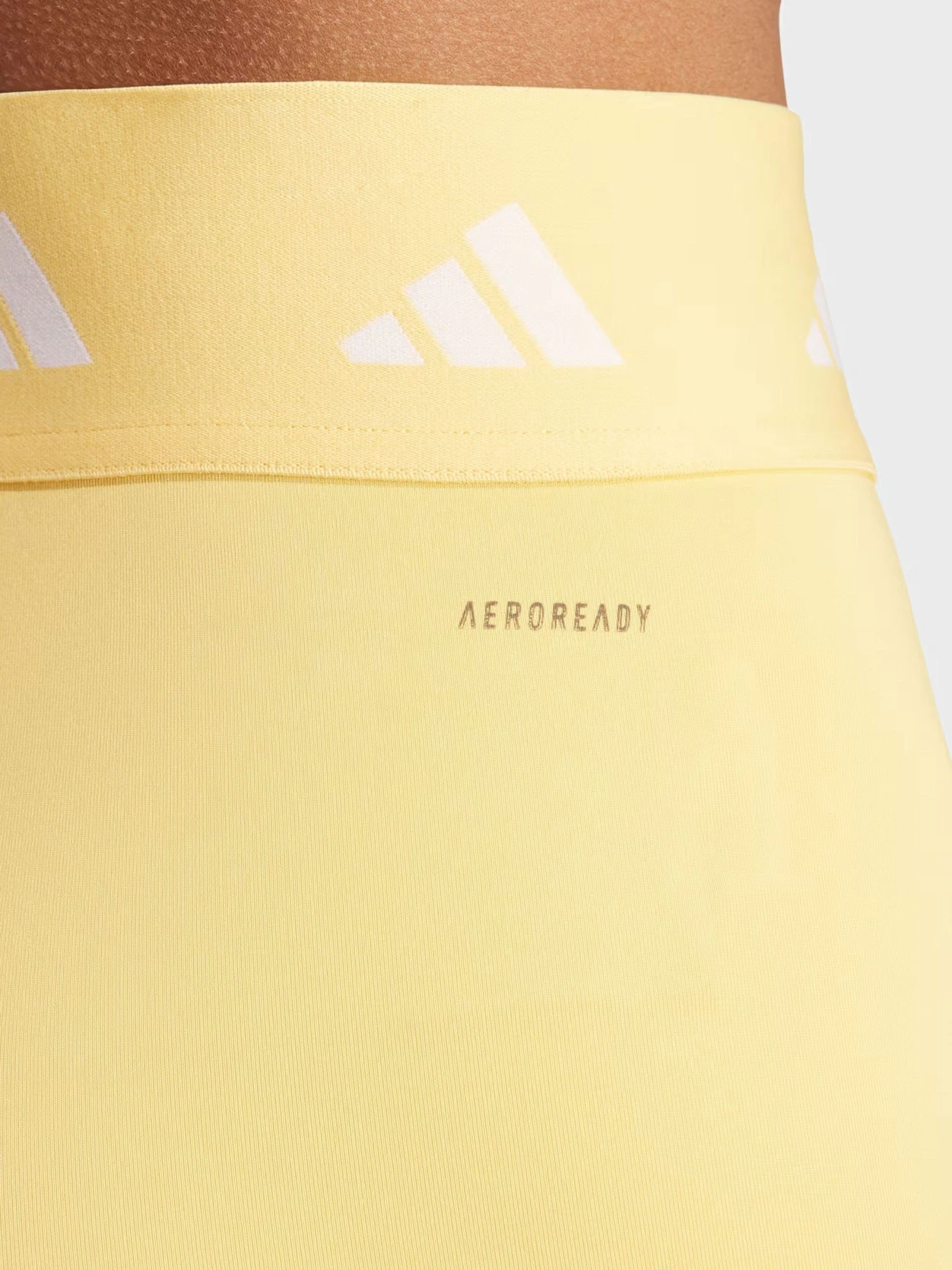 Шорты Adidas TECHFIT модель IU1856 Фото