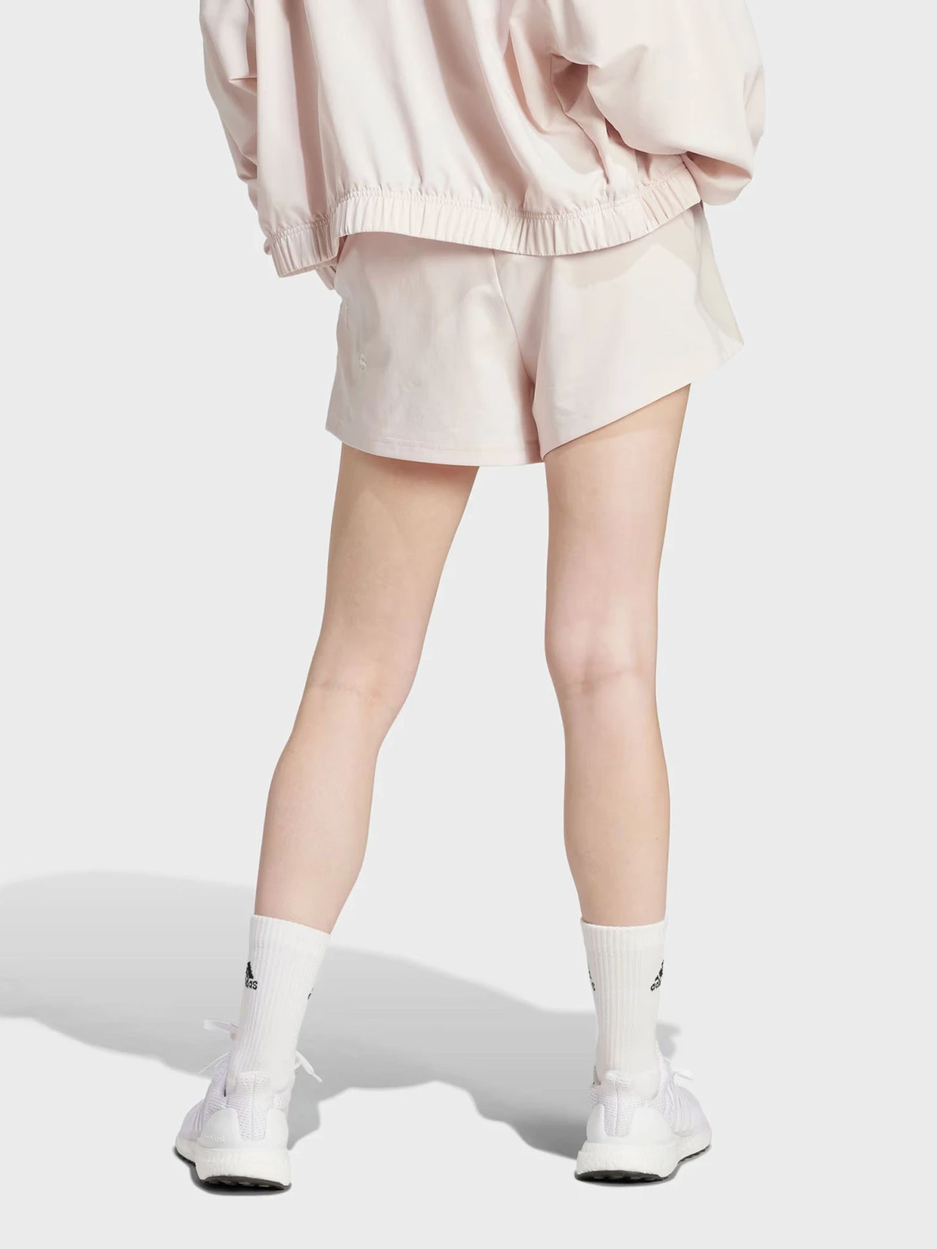 Шорты Adidas EMBROIDERY WOVEN LOOSE модель IW8732 Фото