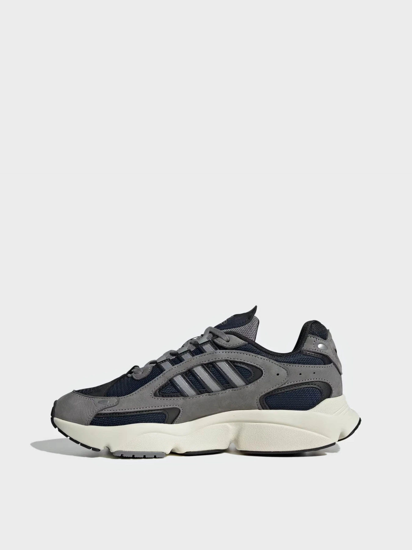 Кроссовки Adidas OZMILLEN модель ID5718 Кроссовки Adidas OZMILLEN модель ID5718 Фото