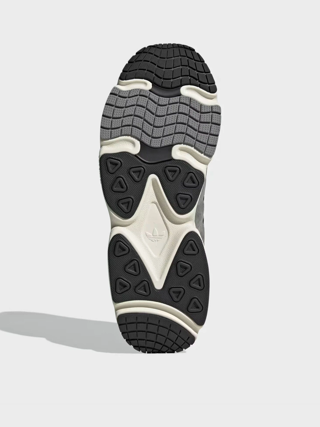 Кроссовки Adidas OZMILLEN модель ID5718 Кроссовки Adidas OZMILLEN модель ID5718 Фото