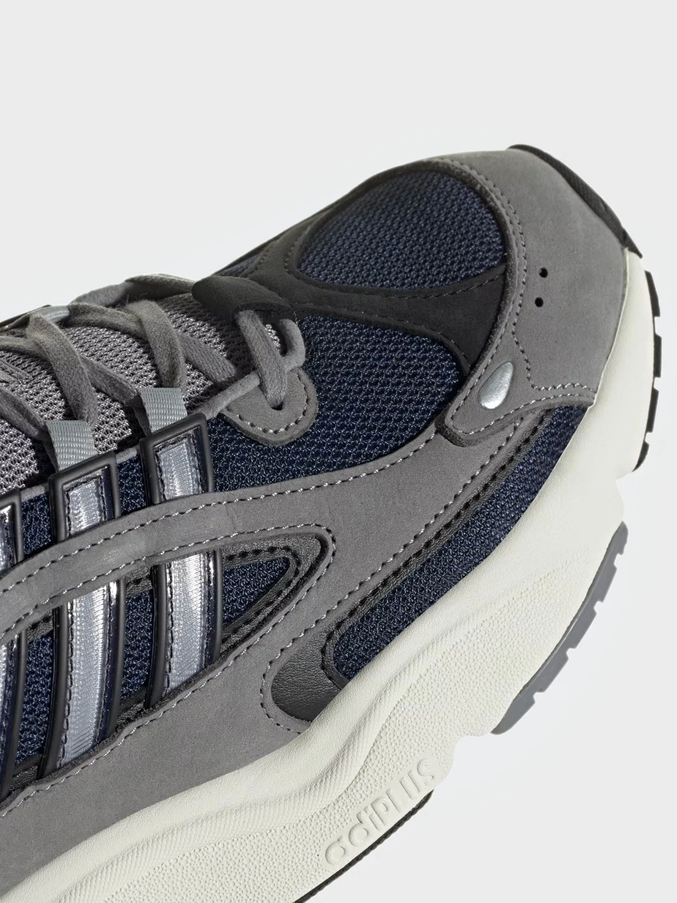 Кроссовки Adidas OZMILLEN модель ID5718 Кроссовки Adidas OZMILLEN модель ID5718 Фото
