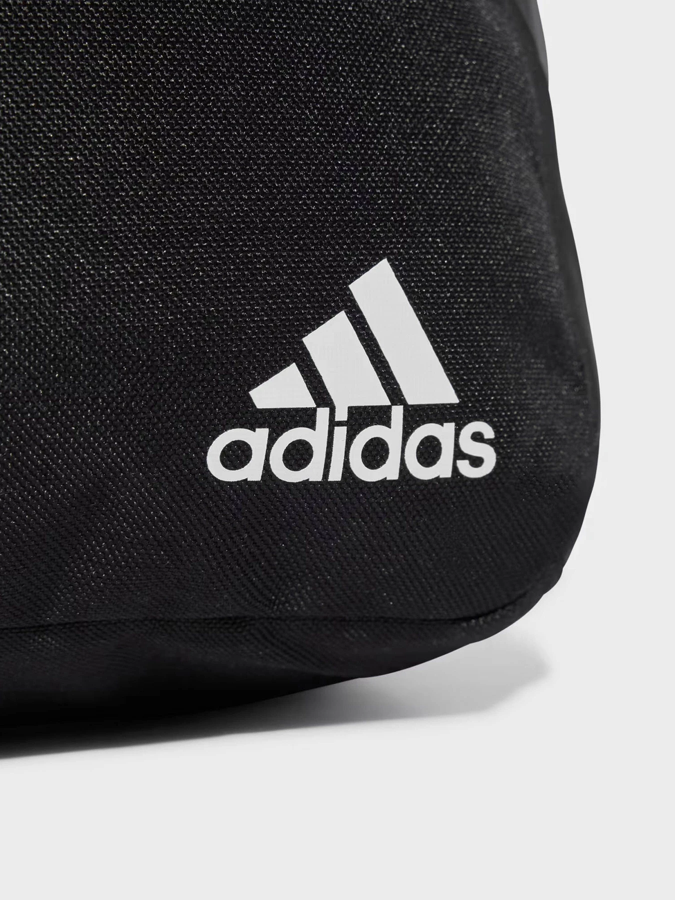 Рюкзаки Adidas ESSENTIALS 27.7L модель IZ1895 Рюкзаки Adidas ESSENTIALS 27.7L модель IZ1895 Фото