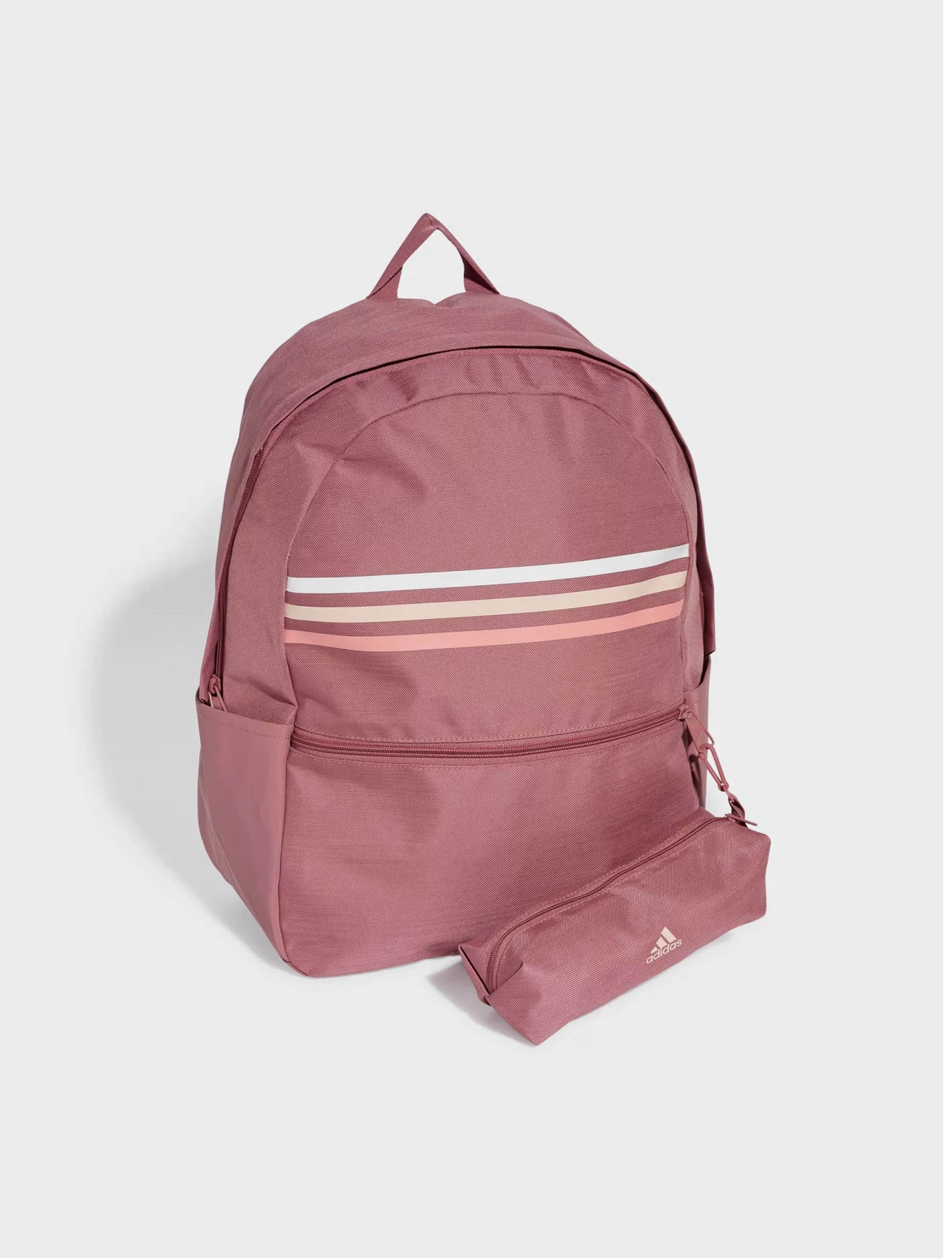 Рюкзаки Adidas ESSENTIALS 27.7L модель IZ1897 Рюкзаки Adidas ESSENTIALS 27.7L модель IZ1897 Фото