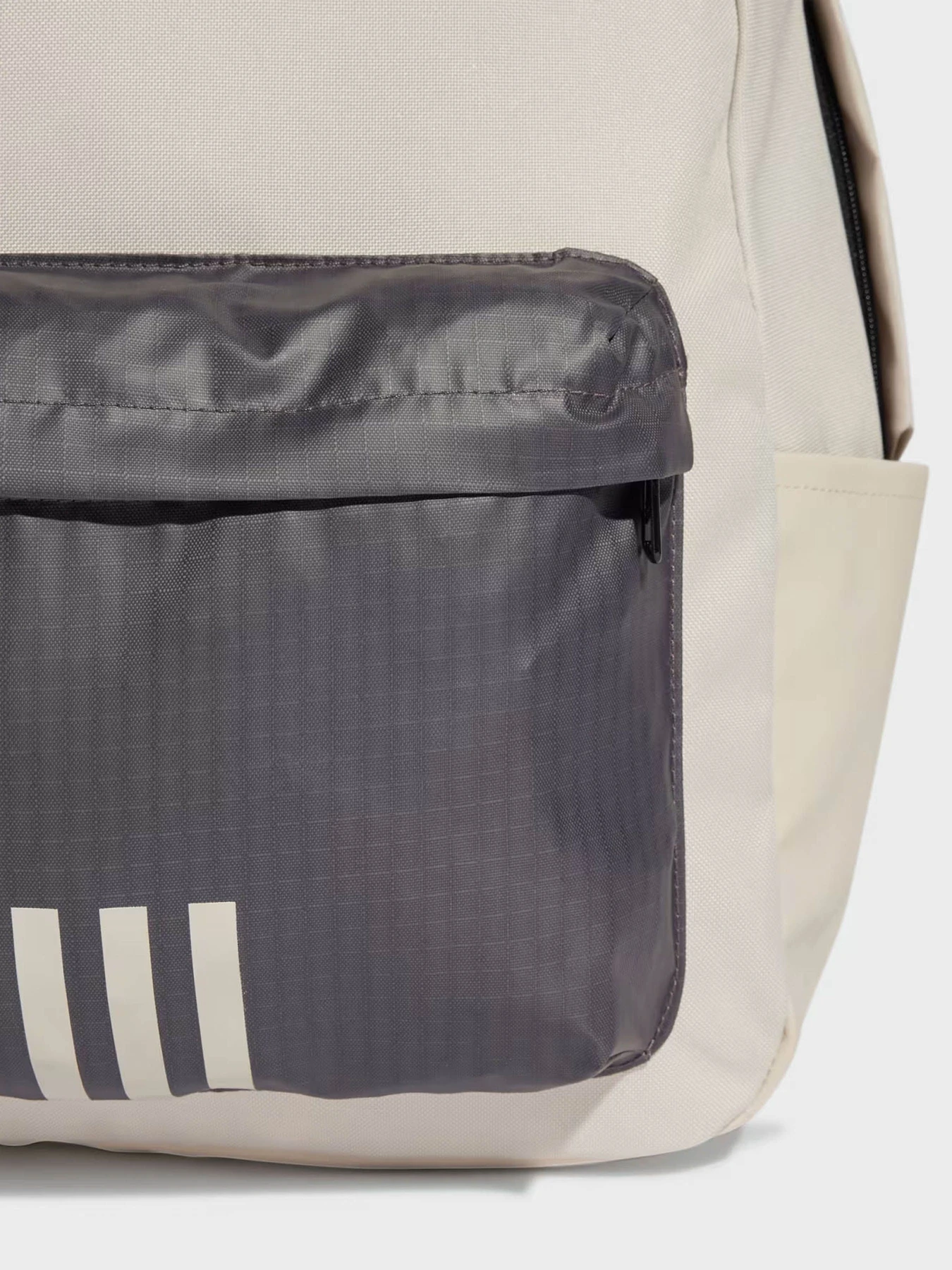 Рюкзаки Adidas ESSENTIALS 27.5L модель IZ1910 Рюкзаки Adidas ESSENTIALS 27.5L модель IZ1910 Фото