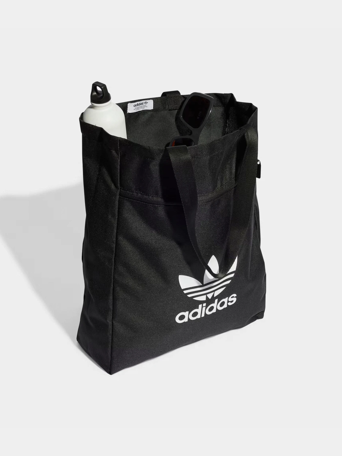 Сумки Adidas ADICOLOR CLASSIC модель IT7593 Сумки Adidas ADICOLOR CLASSIC модель IT7593 Фото