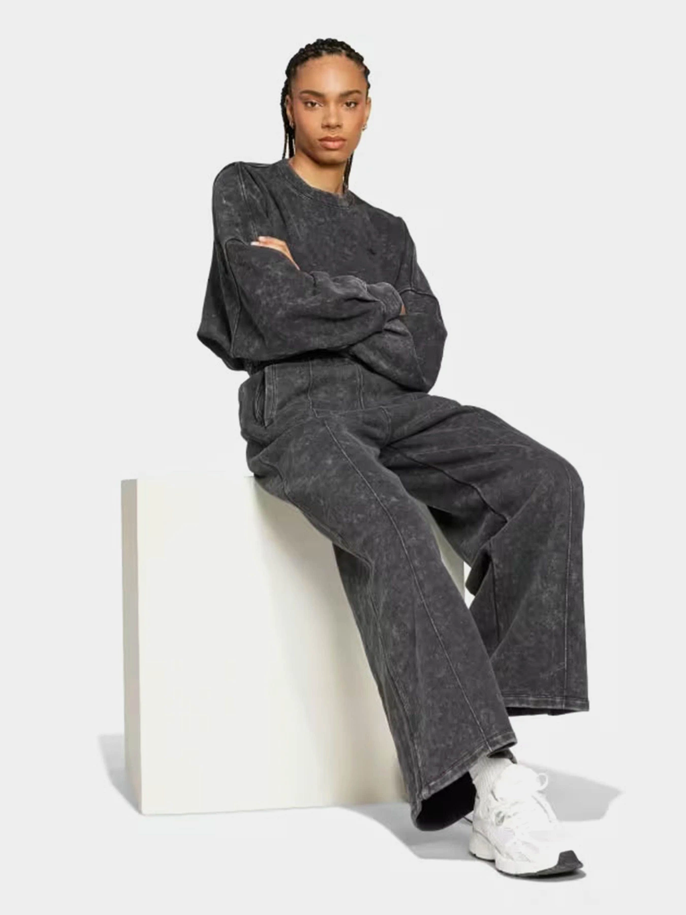 Брюки Adidas PREMIUM ESSENTIALS WASHED LOOS модель IW5740 Брюки Adidas PREMIUM ESSENTIALS WASHED LOOS модель IW5740 Фото