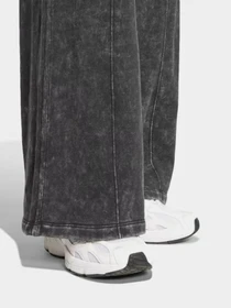Брюки Adidas PREMIUM ESSENTIALS WASHED LOOS модель IW5740 Фото