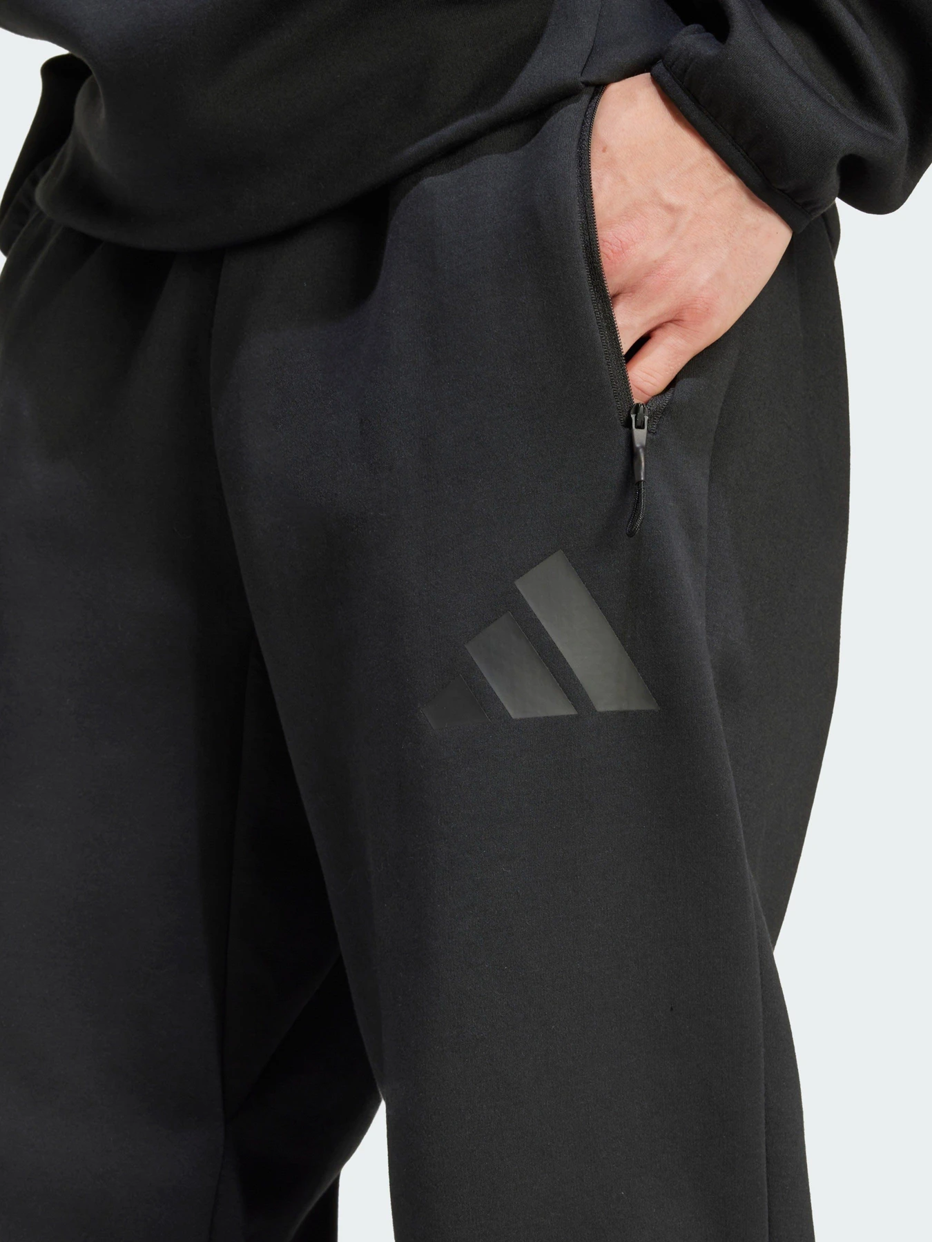 Брюки Adidas Z.N.E. SPORTSWEAR модель JD9599 Брюки Adidas Z.N.E. SPORTSWEAR модель JD9599 Фото