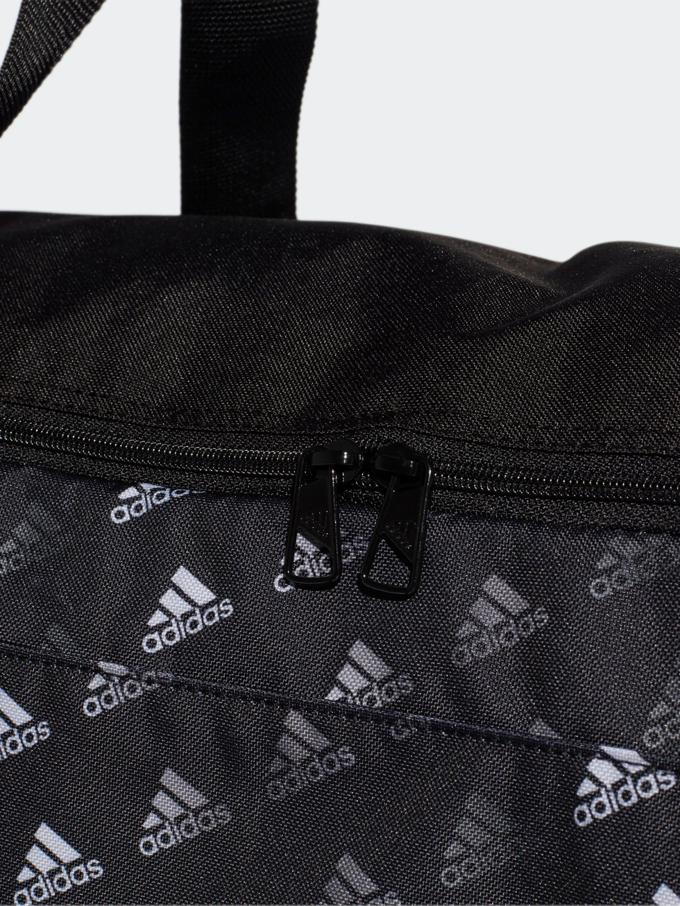 Дорожные сумки и чемоданы Adidas GRAPHIC модель GN1982 Дорожные сумки и чемоданы Adidas GRAPHIC модель GN1982 Фото