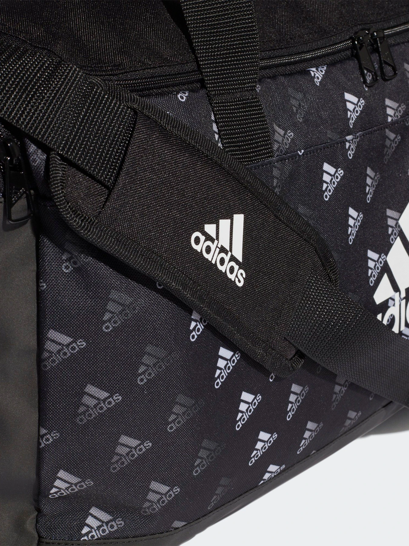 Дорожные сумки и чемоданы Adidas GRAPHIC модель GN1982 Дорожные сумки и чемоданы Adidas GRAPHIC модель GN1982 Фото
