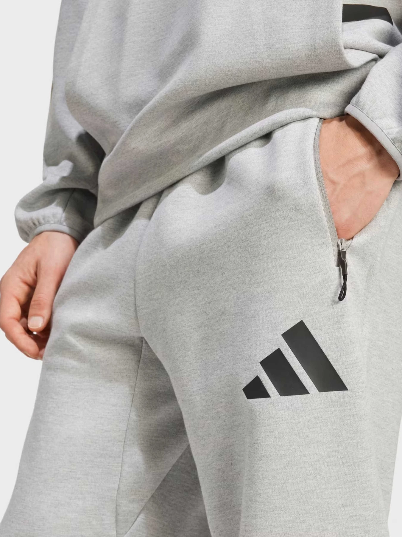 Брюки Adidas Z.N.E. модель JF2446 Брюки Adidas Z.N.E. модель JF2446 Фото
