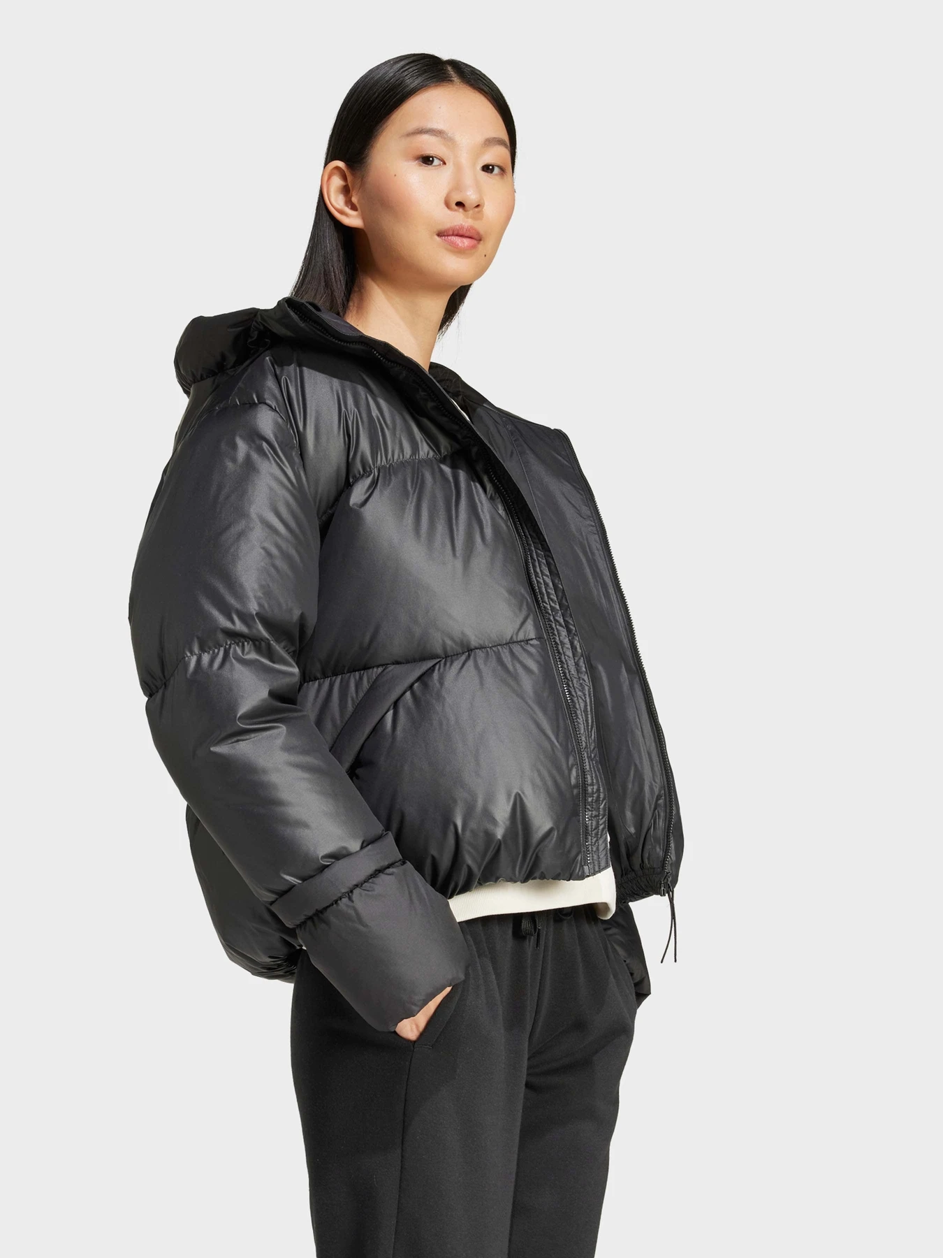 Куртки и дубленки Adidas BIG BAFFLE SPORTSWEAR модель IV9771 Куртки и дубленки Adidas BIG BAFFLE SPORTSWEAR модель IV9771 Фото