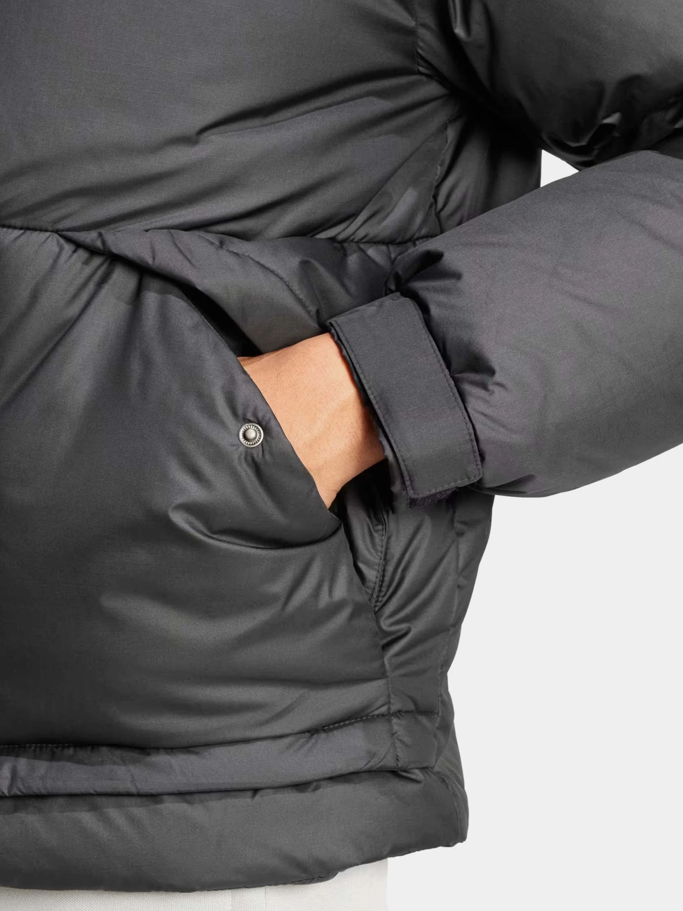 Куртки и дубленки Adidas BIG BAFFLE SPORTSWEAR модель IV9776 Куртки и дубленки Adidas BIG BAFFLE SPORTSWEAR модель IV9776 Фото