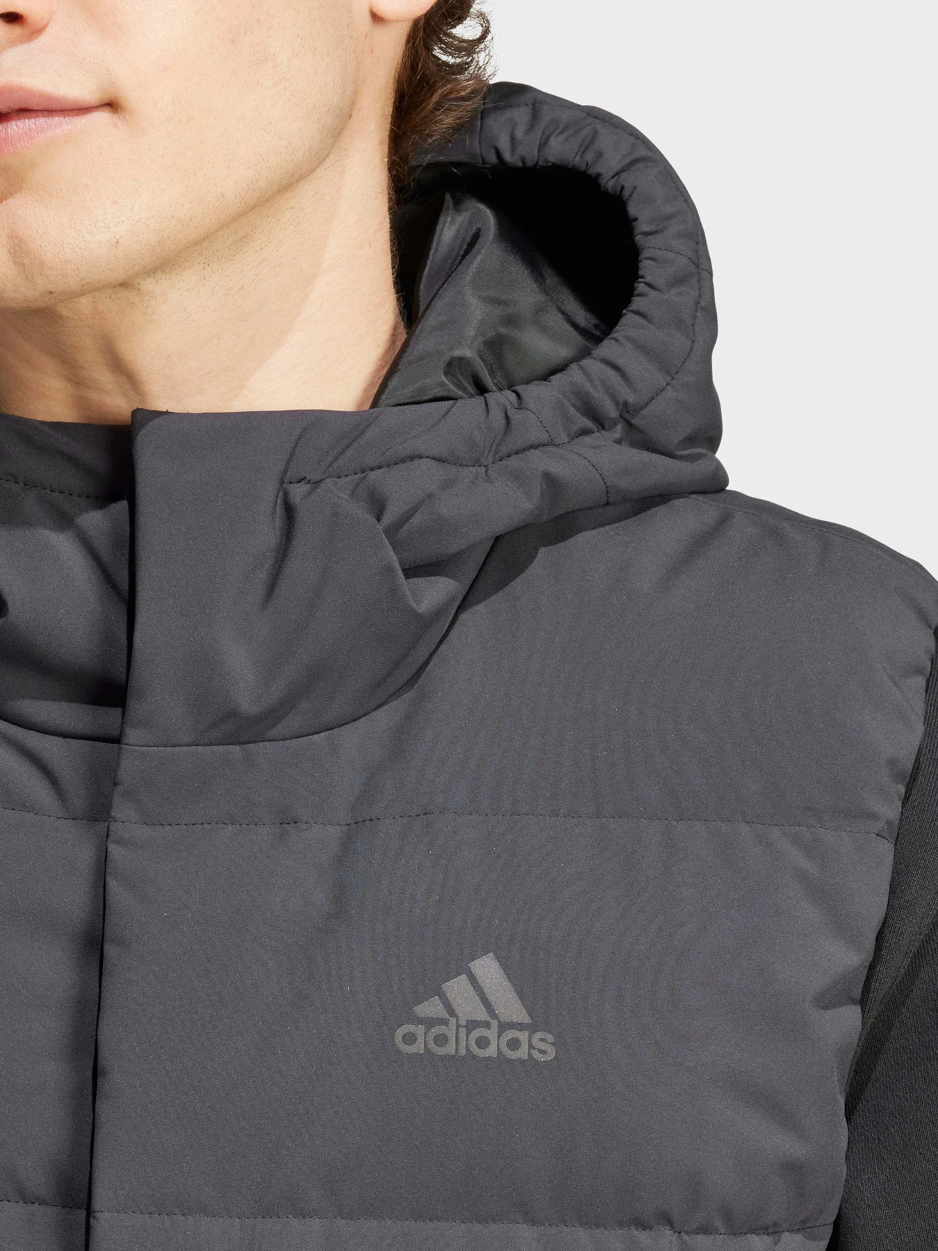 Куртки и дубленки Adidas HELIONIC SPORTSWEAR модель IX8113 Куртки и дубленки Adidas HELIONIC SPORTSWEAR модель IX8113 Фото