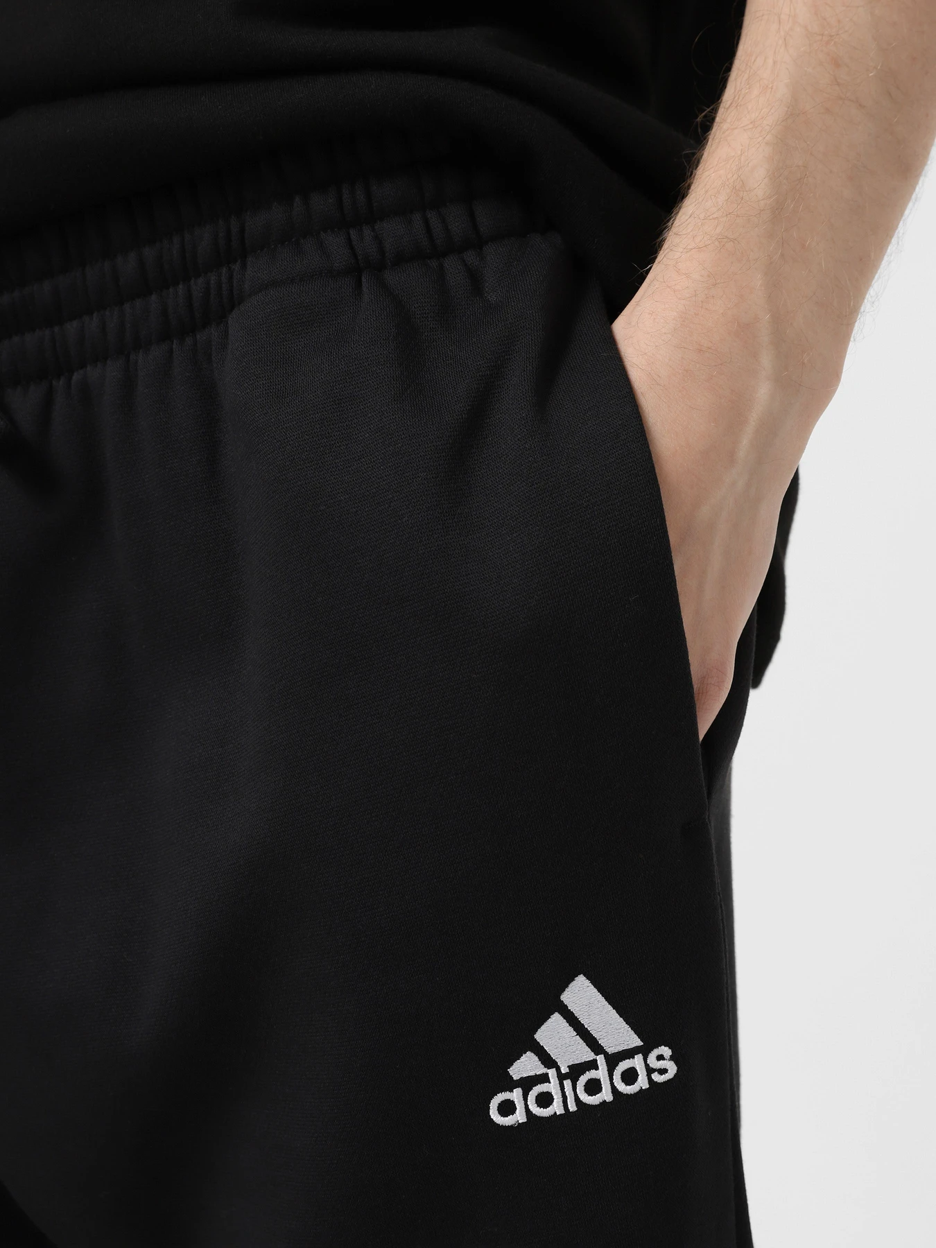 Брюки Adidas ESSENTIALS REGULAR модель HL2236 Брюки Adidas ESSENTIALS REGULAR модель HL2236 Фото