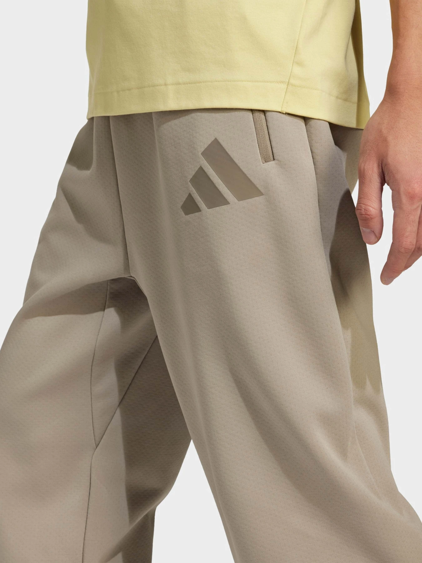 Брюки Adidas Z.N.E. OPEN-HEM SPORTSWEAR модель JC6716 Брюки Adidas Z.N.E. OPEN-HEM SPORTSWEAR модель JC6716 Фото