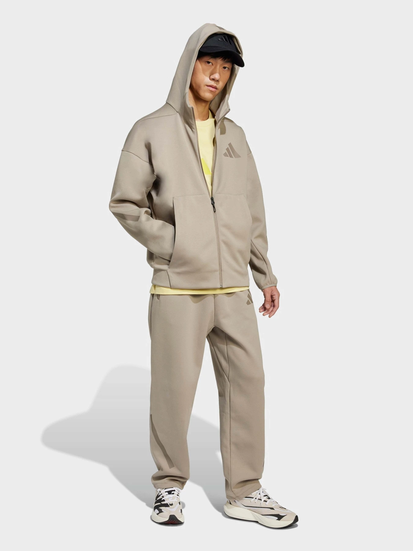 Брюки Adidas Z.N.E. OPEN-HEM SPORTSWEAR модель JC6716 Брюки Adidas Z.N.E. OPEN-HEM SPORTSWEAR модель JC6716 Фото