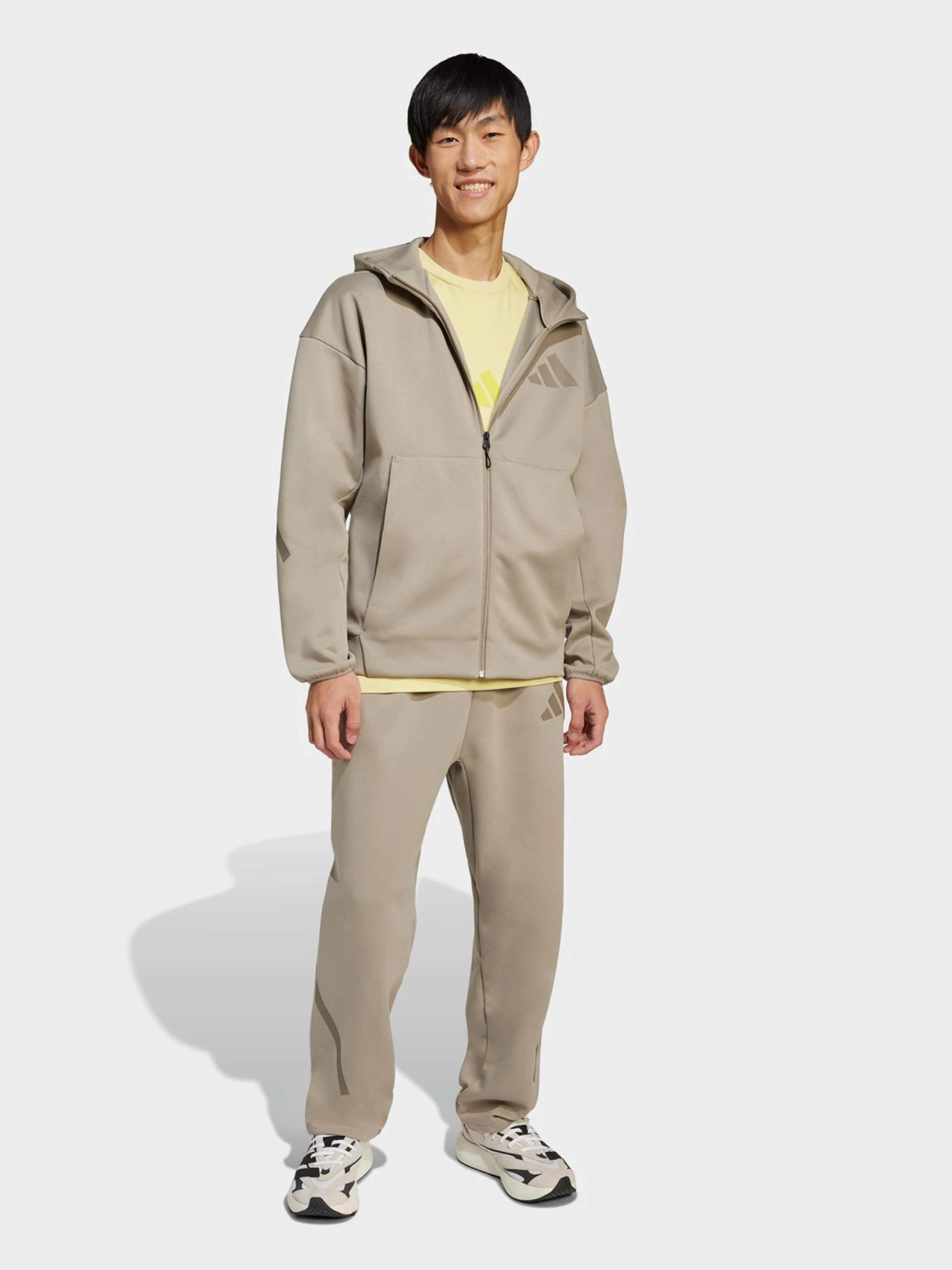 Брюки Adidas Z.N.E. OPEN-HEM SPORTSWEAR модель JC6716 Брюки Adidas Z.N.E. OPEN-HEM SPORTSWEAR модель JC6716 Фото
