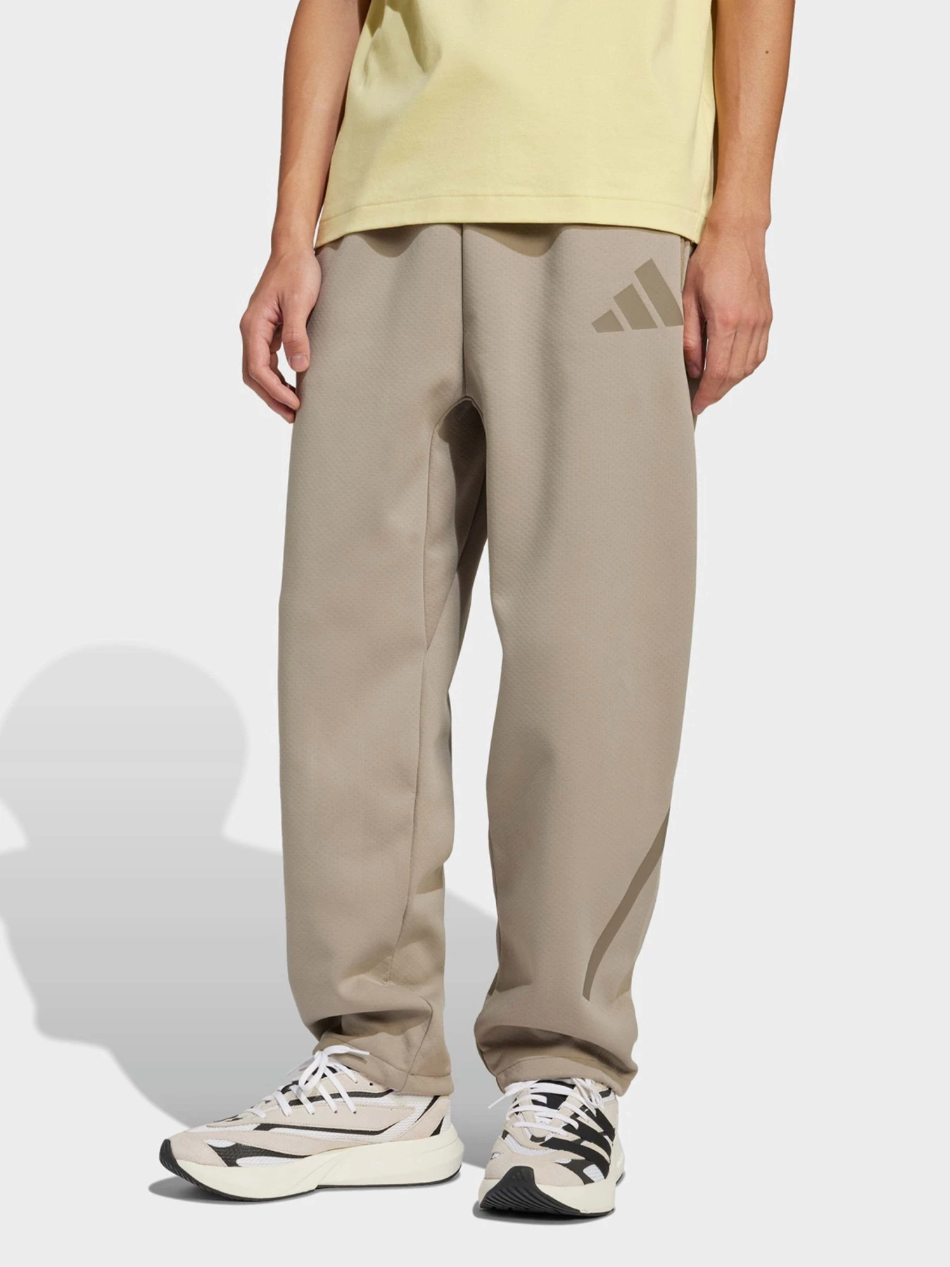 Брюки Adidas Z.N.E. OPEN-HEM SPORTSWEAR модель JC6716 Брюки Adidas Z.N.E. OPEN-HEM SPORTSWEAR модель JC6716 Фото