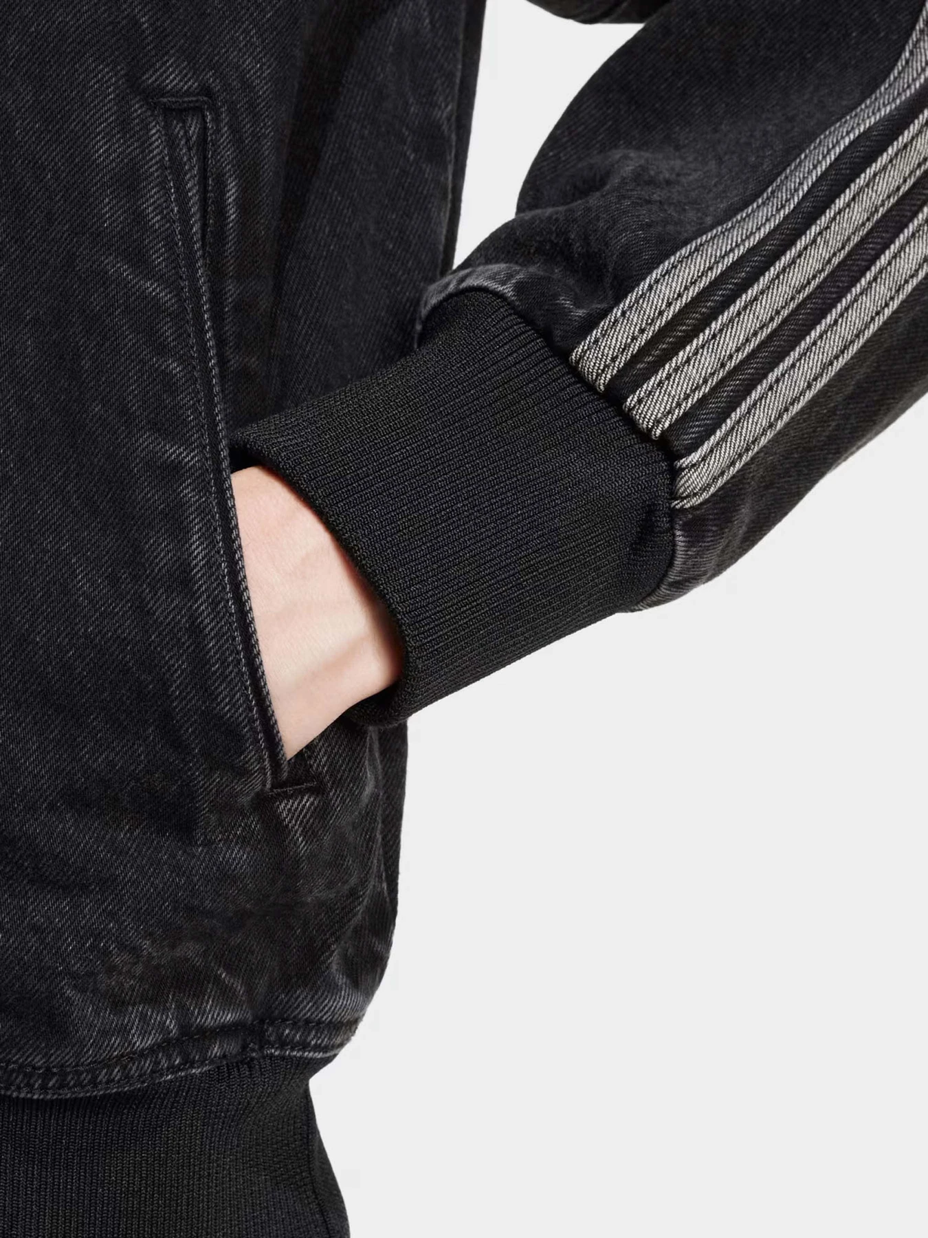 Худі та світшоти Adidas ADICOLOR DENIM FIREBIRD TRACK модель JC6717 Худі та світшоти Adidas ADICOLOR DENIM FIREBIRD TRACK модель JC6717 Фото