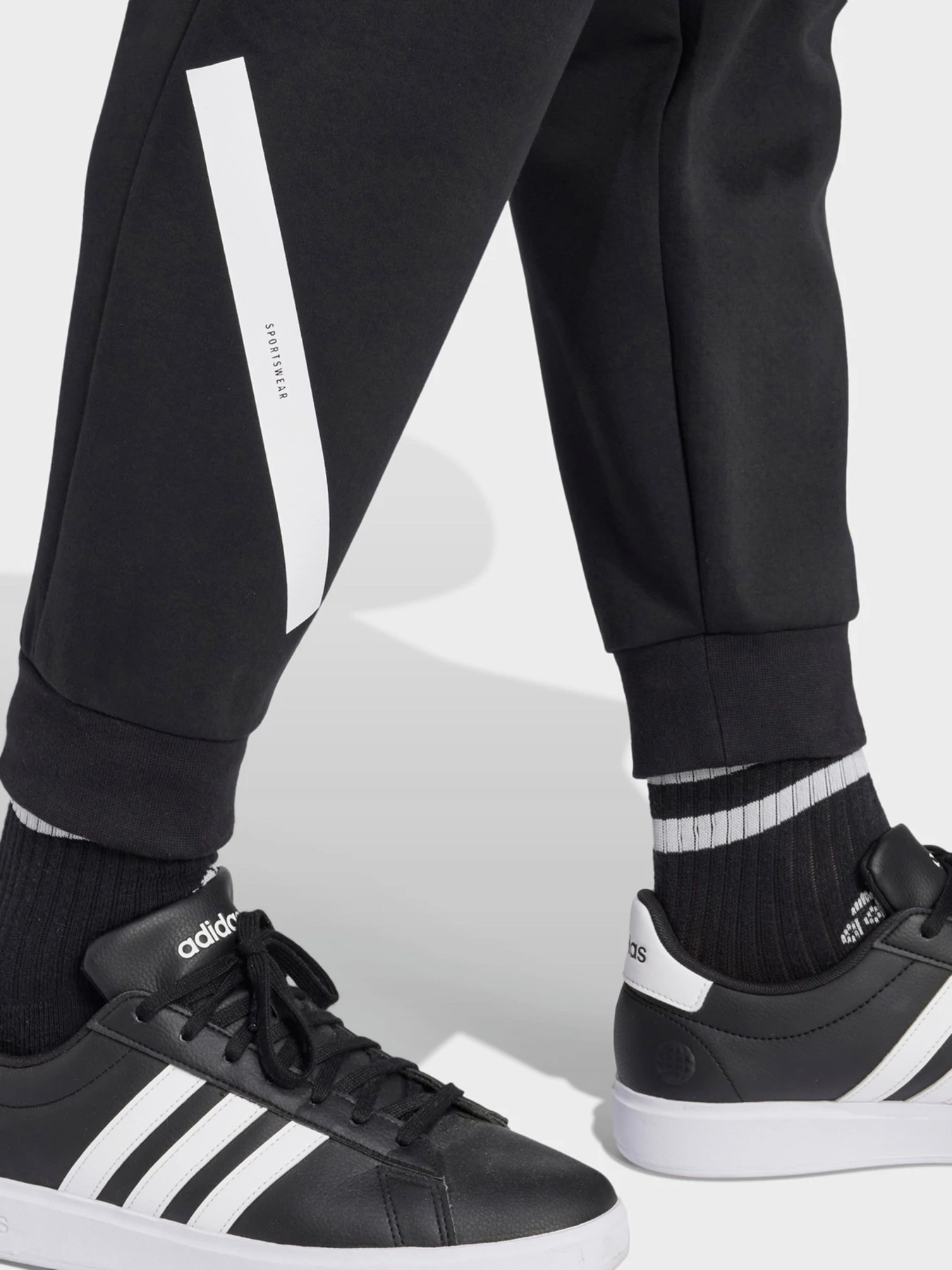 Брюки Adidas Z.N.E. SPORTSWEAR модель JD5983 Фото