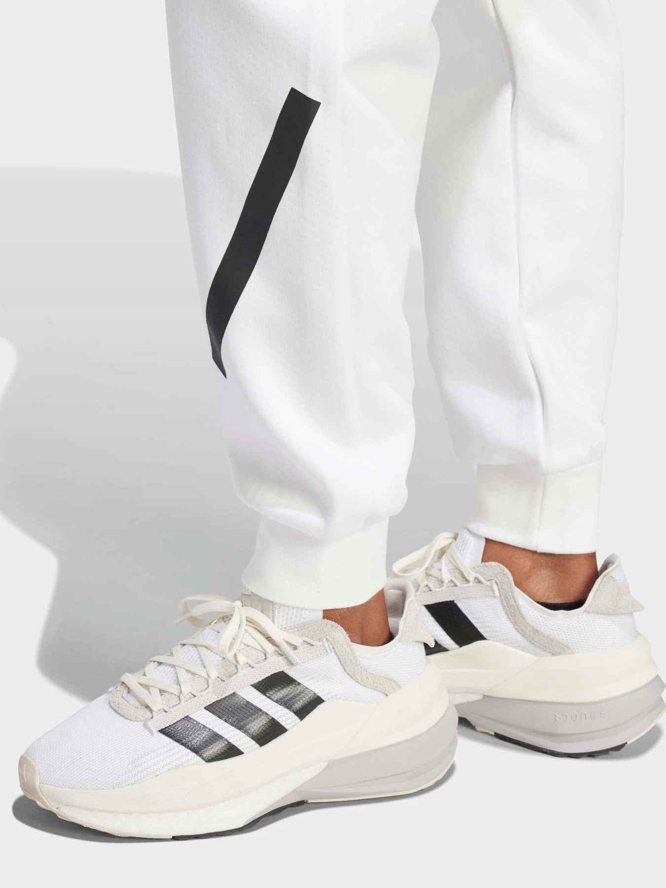 Брюки Adidas Z.N.E. SPORTSWEAR модель JE7843 Брюки Adidas Z.N.E. SPORTSWEAR модель JE7843 Фото