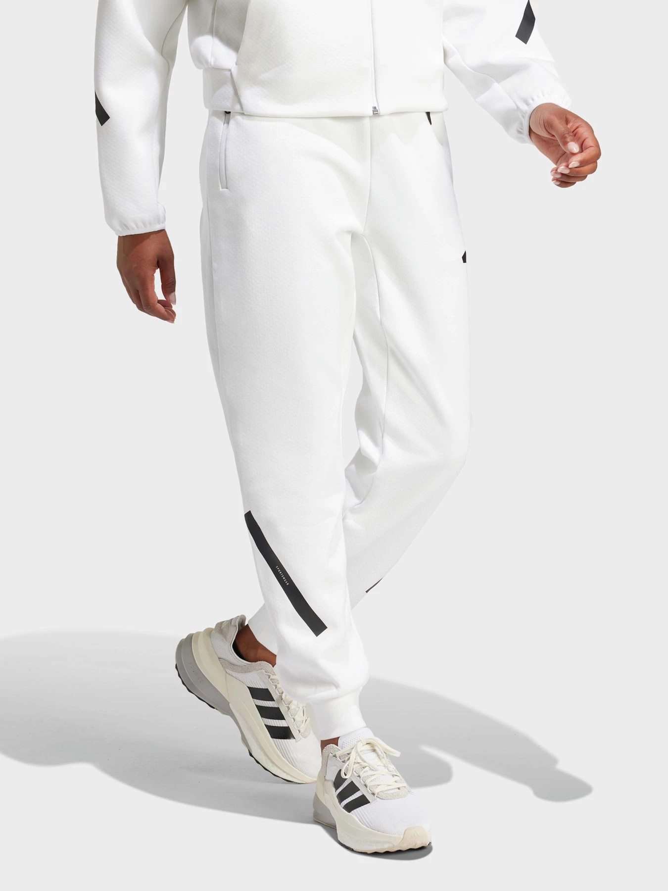 Брюки Adidas Z.N.E. SPORTSWEAR модель JE7843 Брюки Adidas Z.N.E. SPORTSWEAR модель JE7843 Фото