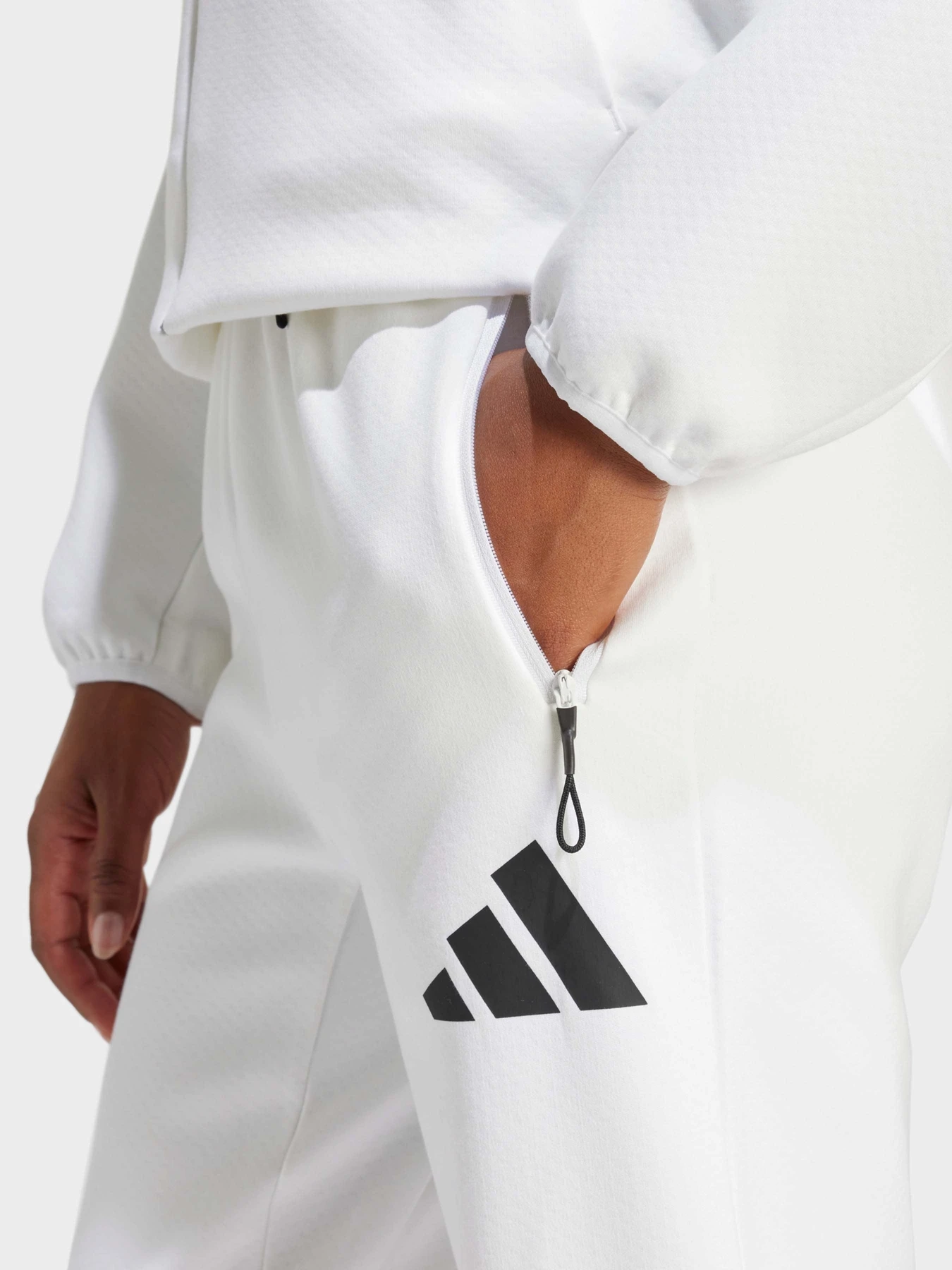 Брюки Adidas Z.N.E. SPORTSWEAR модель JE7843 Брюки Adidas Z.N.E. SPORTSWEAR модель JE7843 Фото