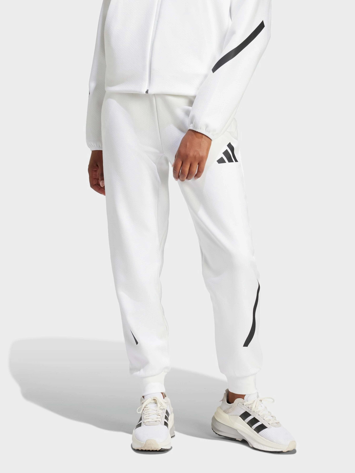 Брюки Adidas Z.N.E. SPORTSWEAR модель JE7843 Брюки Adidas Z.N.E. SPORTSWEAR модель JE7843 Фото