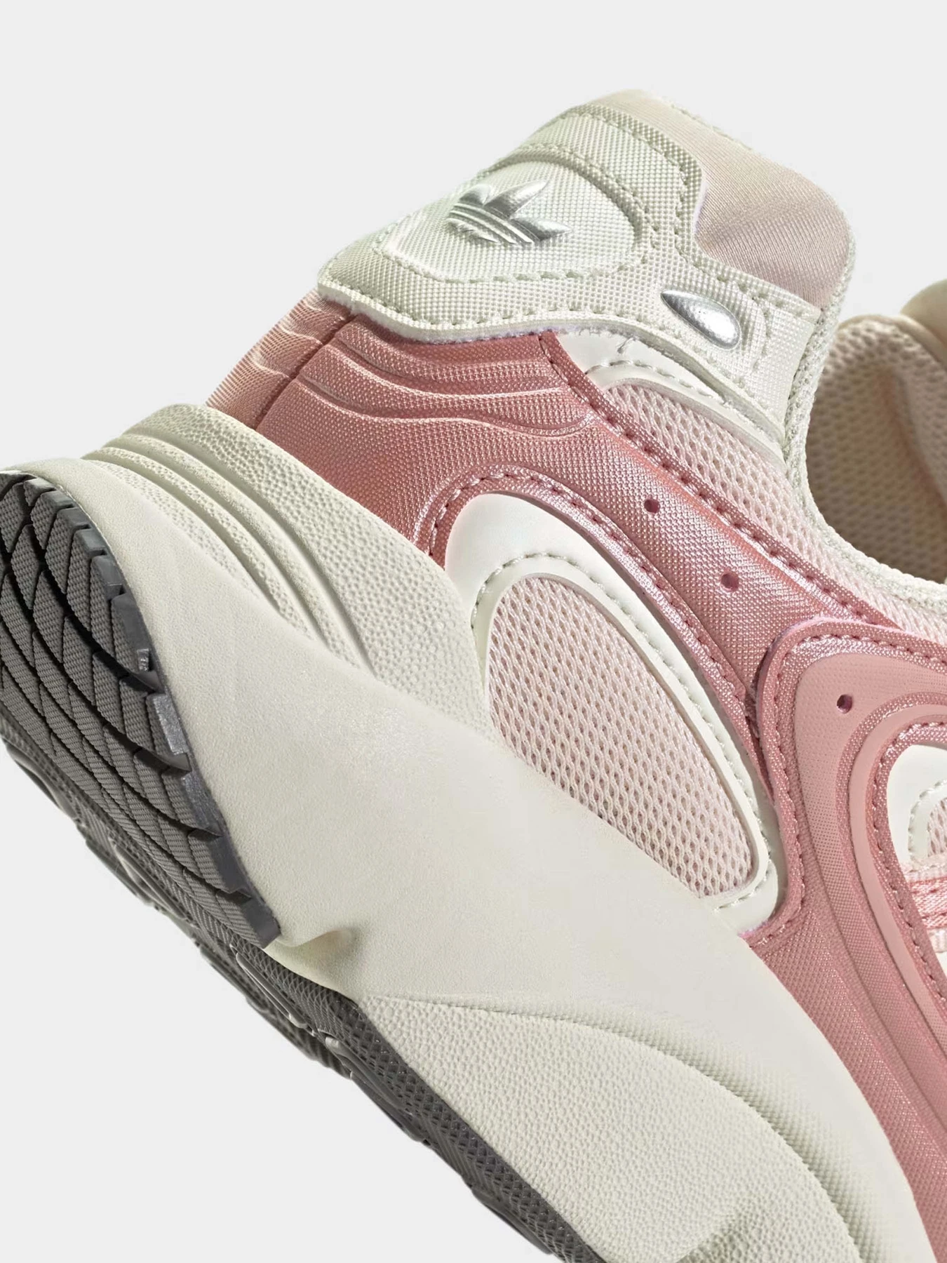 Кроссовки Adidas OZMILLEN модель JI3087 Кроссовки Adidas OZMILLEN модель JI3087 Фото