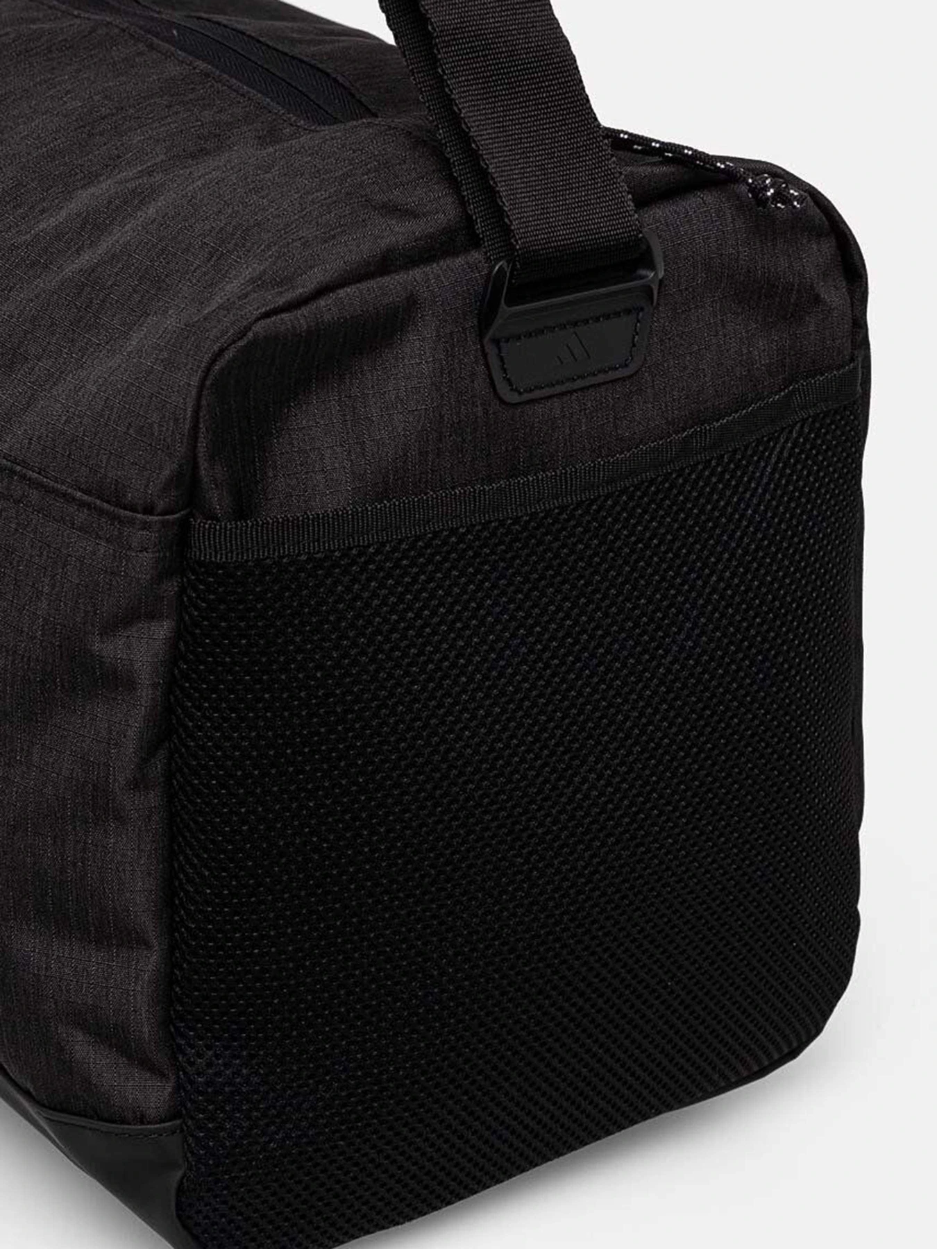 Сумки Adidas 4ATHLTS DUFFEL M 39L модель IM5521 Сумки Adidas 4ATHLTS DUFFEL M 39L модель IM5521 Фото