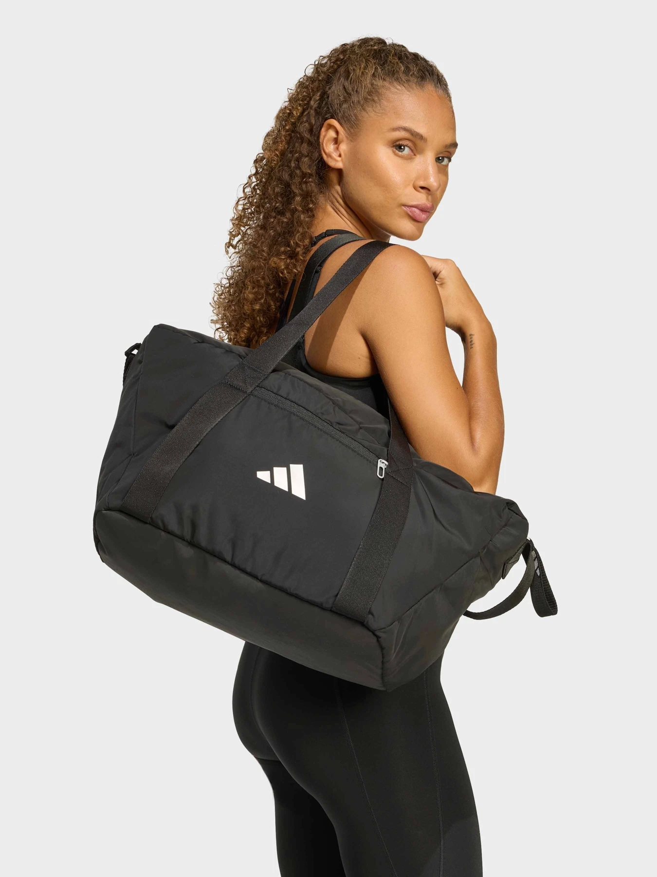 Сумки Adidas PERFORMANCE BAG модель JE3223 Сумки Adidas PERFORMANCE BAG модель JE3223 Фото