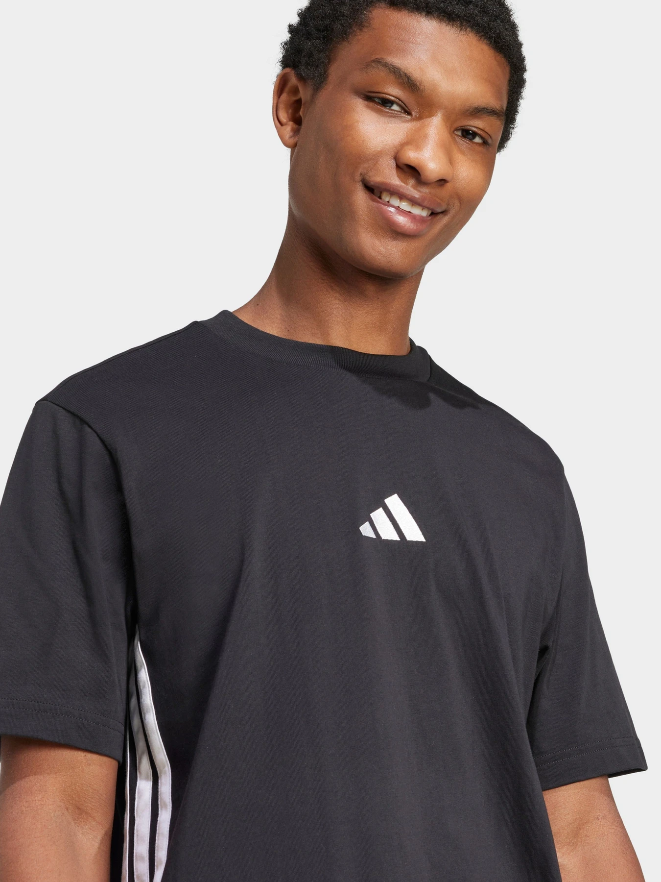 Футболки і поло Adidas ESSENTIALS 3-STRIPES SINGLE JE модель JD1906 Фото