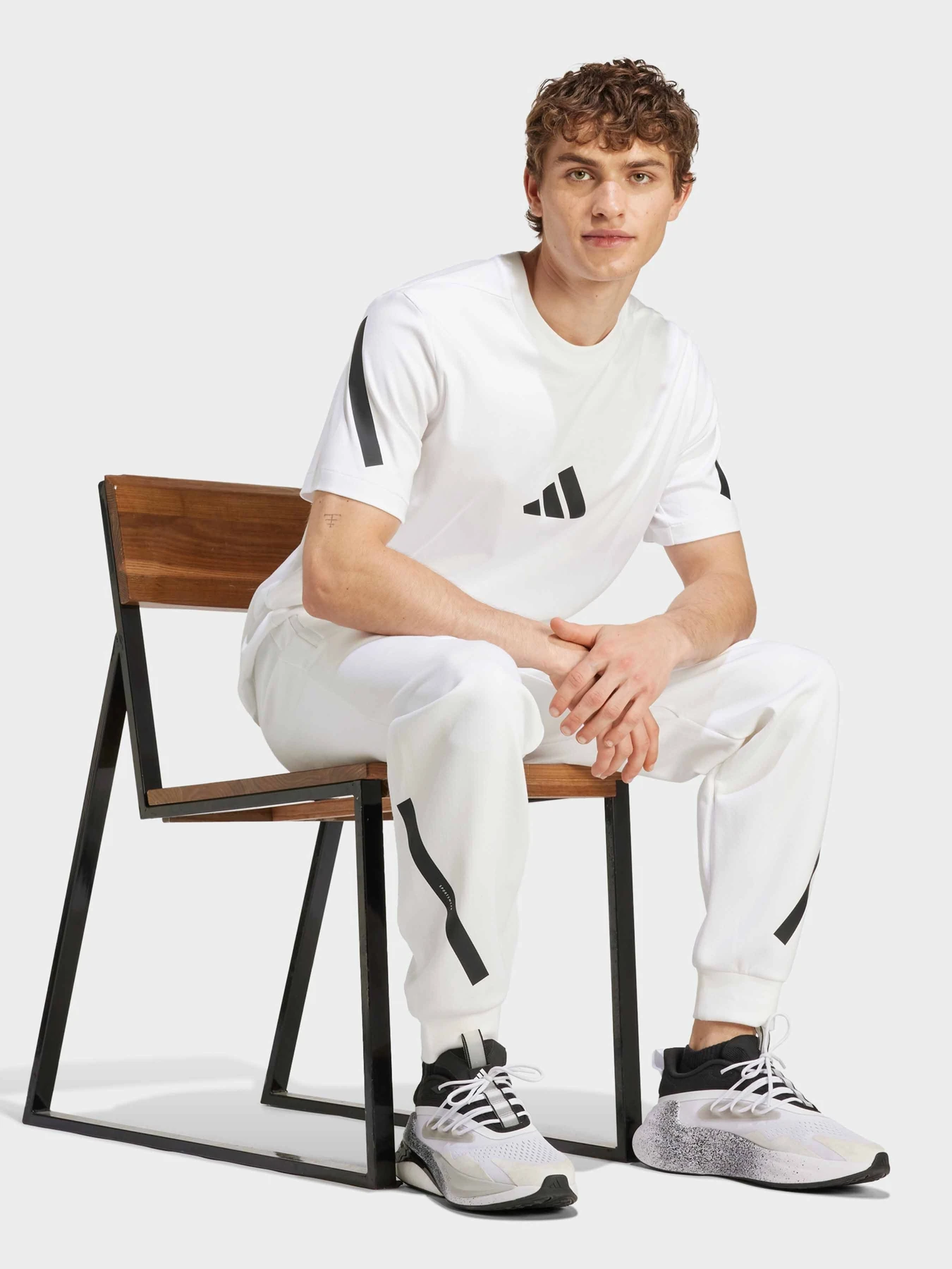 Футболки і поло Adidas Z.N.E. SPORTSWEAR модель JE3078 Фото