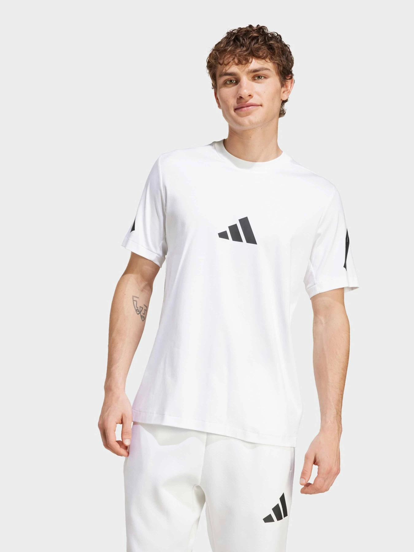 Футболки і поло Adidas Z.N.E. SPORTSWEAR модель JE3078 Фото