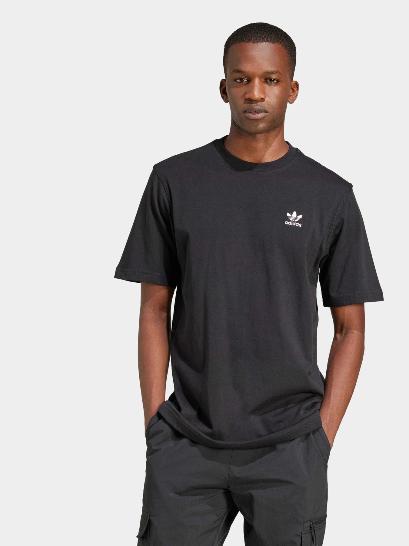 Футболки и поло Adidas TREFOIL ESSENTIALS модель JI8545 Футболки и поло Adidas TREFOIL ESSENTIALS модель JI8545 Фото