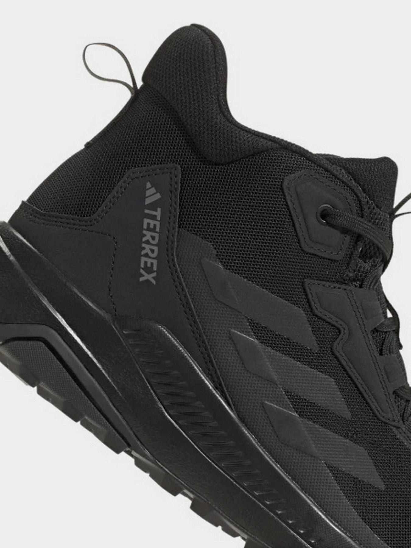 Черевики та чоботи Adidas модель IE1473 Фото