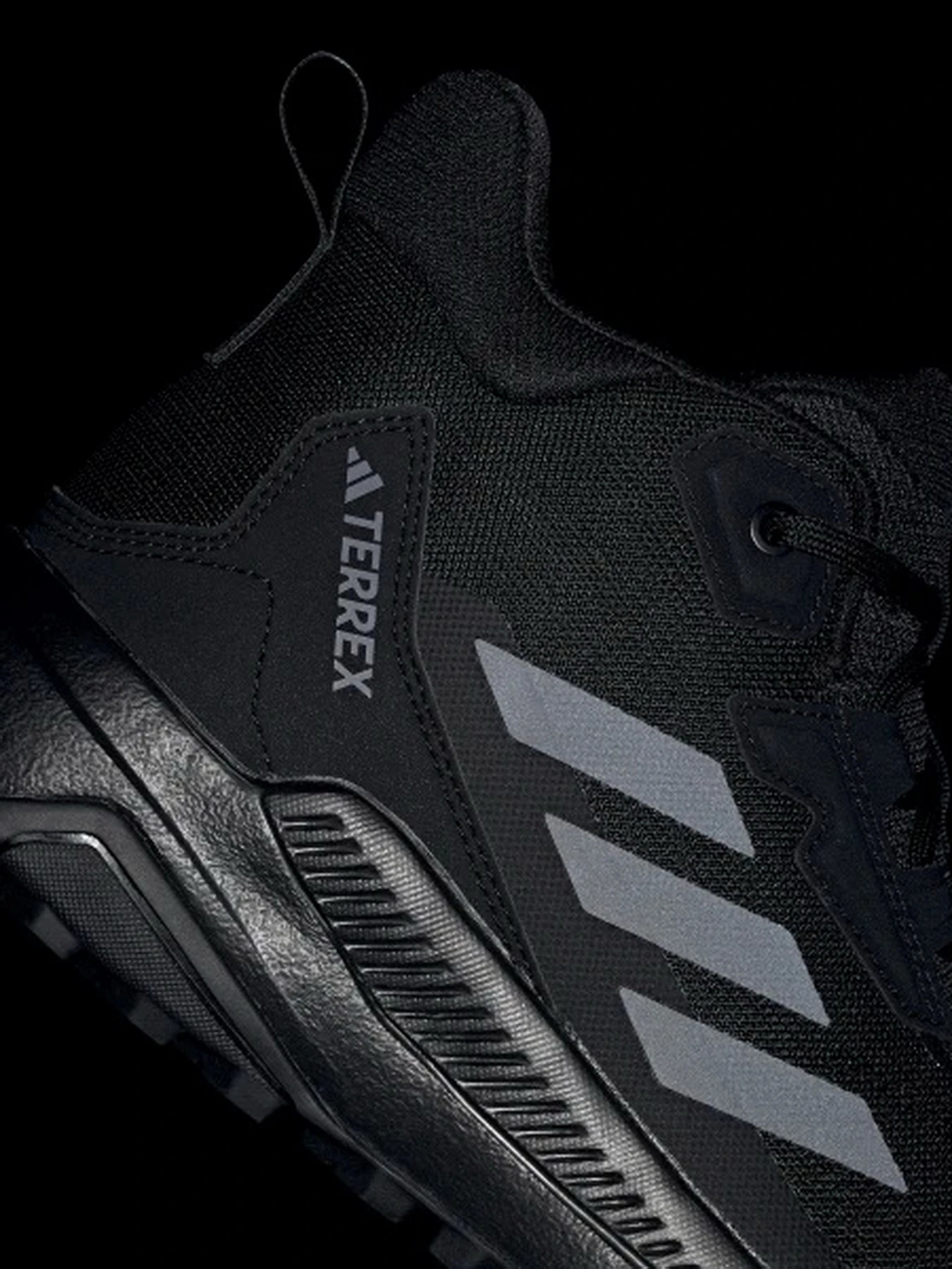 Черевики та чоботи Adidas модель IE1475 Фото