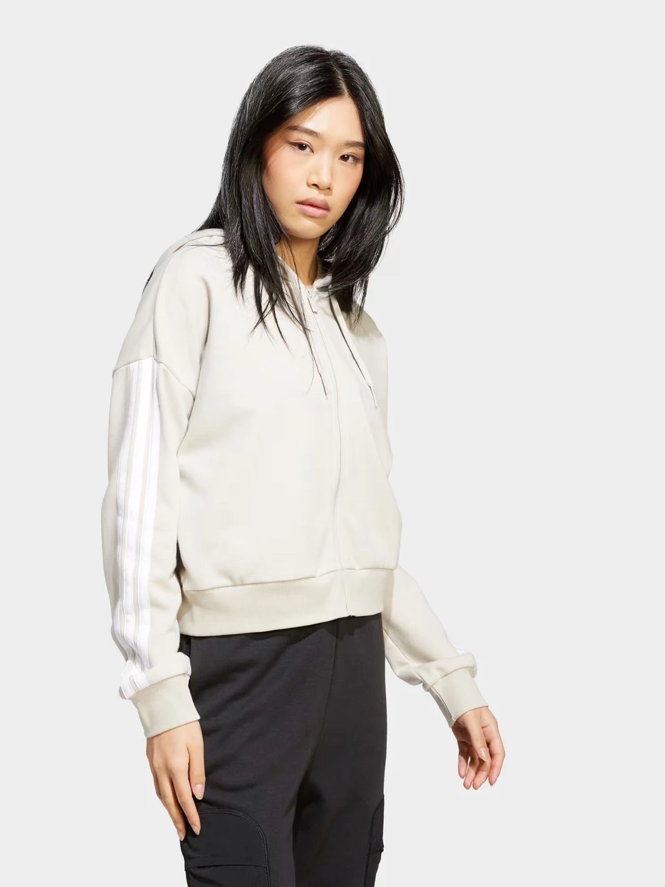 Худи и свитшоты Adidas ESSENTIALS 3-STRIPES FRENCH TE модель JW1821 Худи и свитшоты Adidas ESSENTIALS 3-STRIPES FRENCH TE модель JW1821 Фото