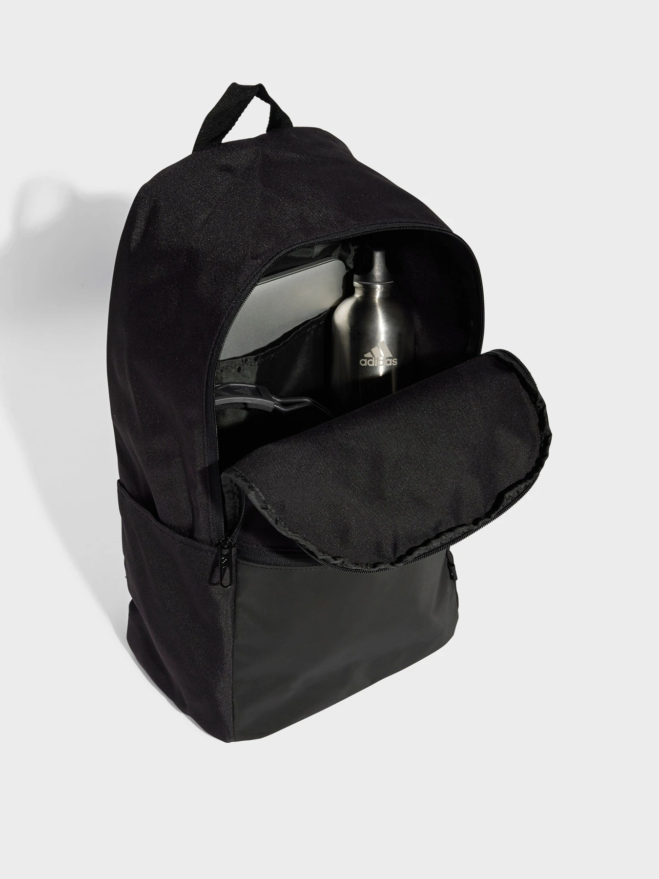 Рюкзаки Adidas CLASSIC DAILY 22,75L модель JD9567 Рюкзаки Adidas CLASSIC DAILY 22,75L модель JD9567 Фото
